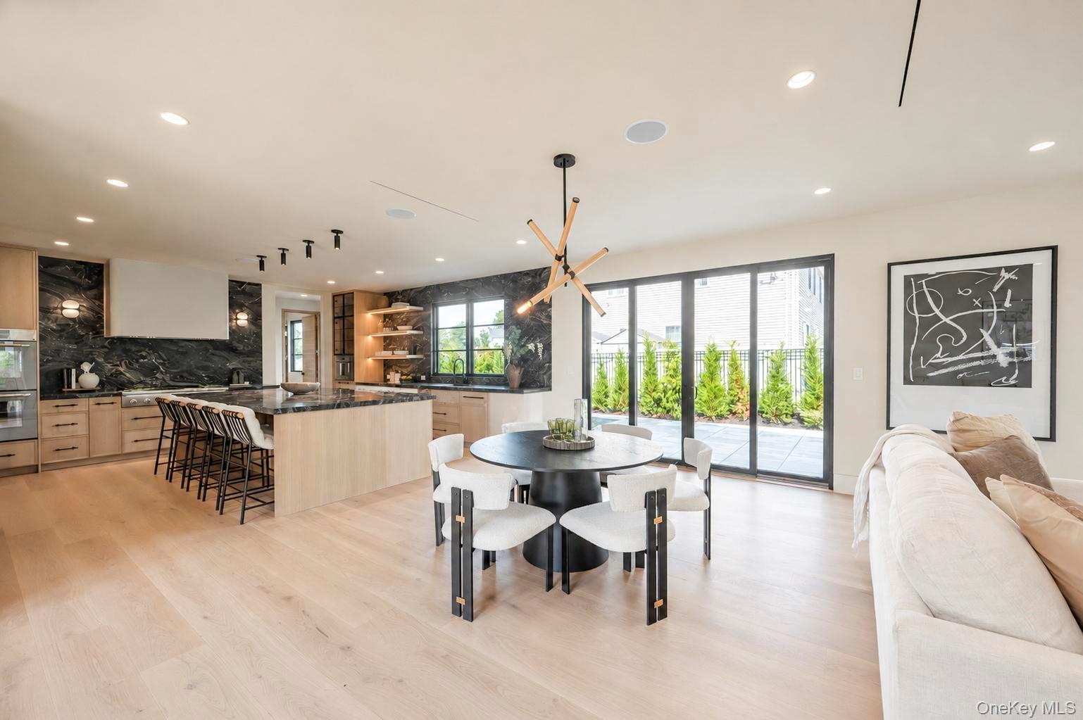 2017 Ladenburg Drive Property Photo 17