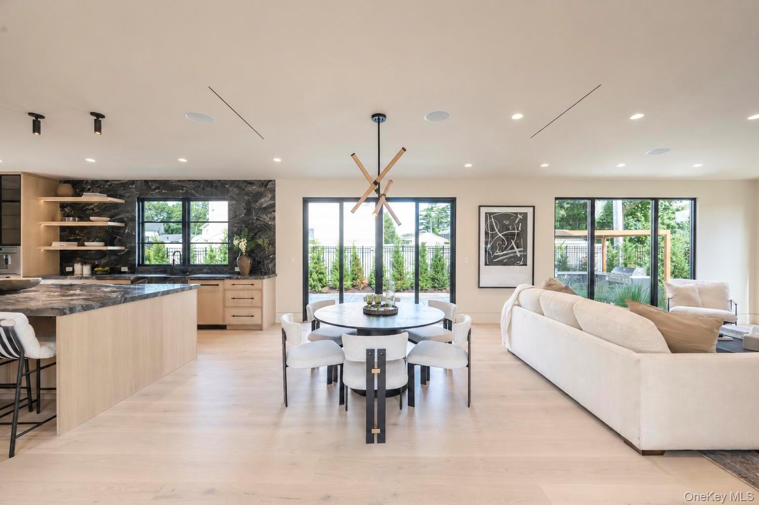 2017 Ladenburg Drive Property Photo 18