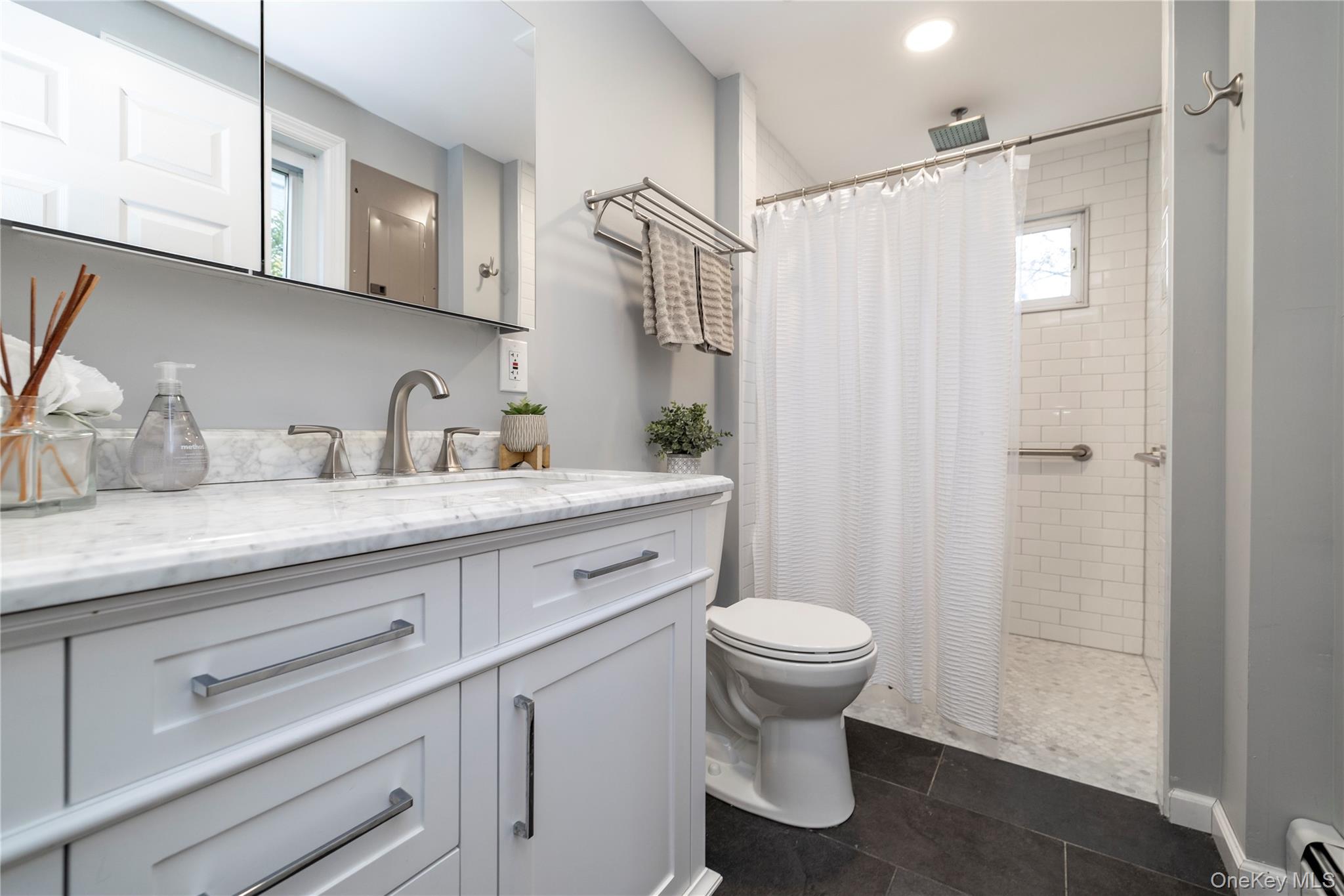 29 Donna Lane Property Photo 13