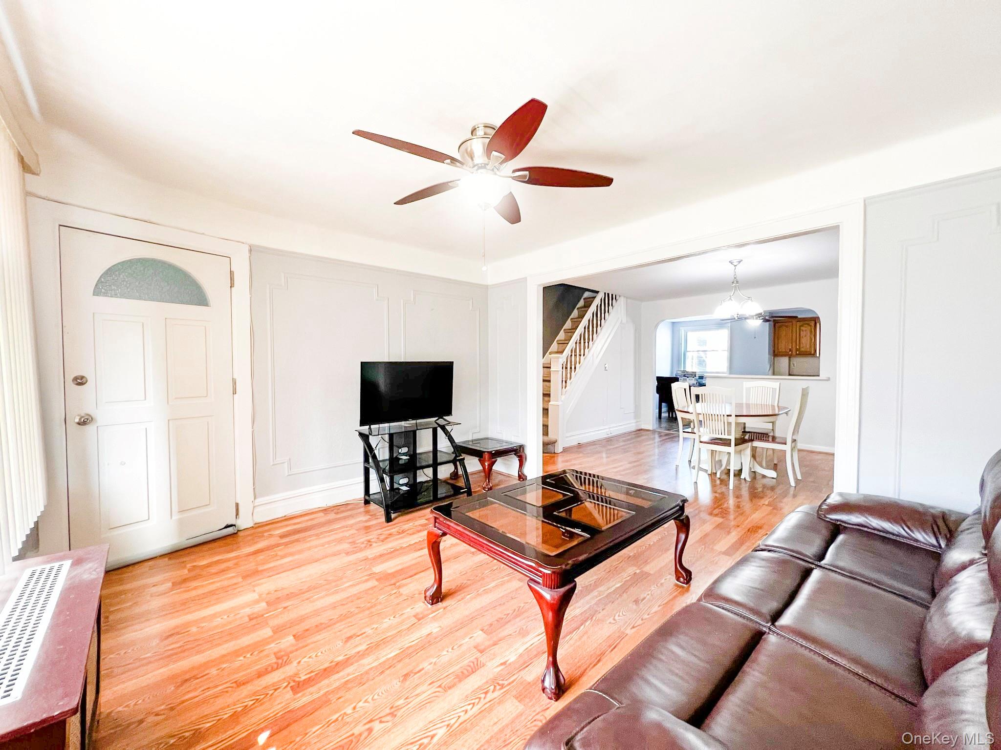 32-59 46 Street Property Photo 5