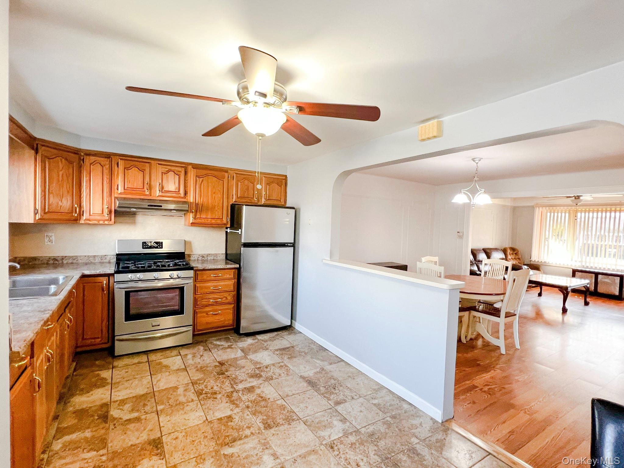 32-59 46 Street Property Photo 6