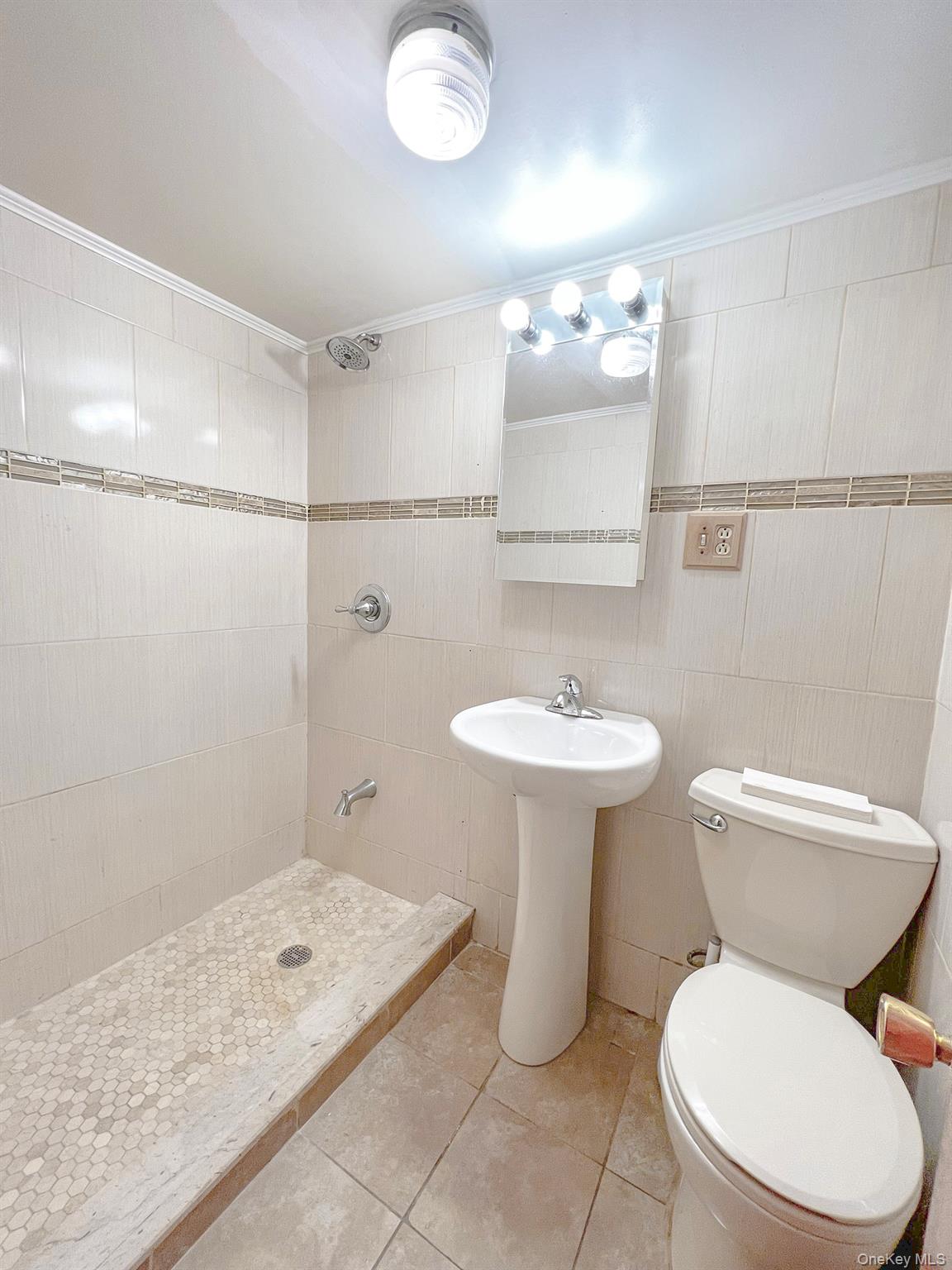 32-59 46 Street Property Photo 13