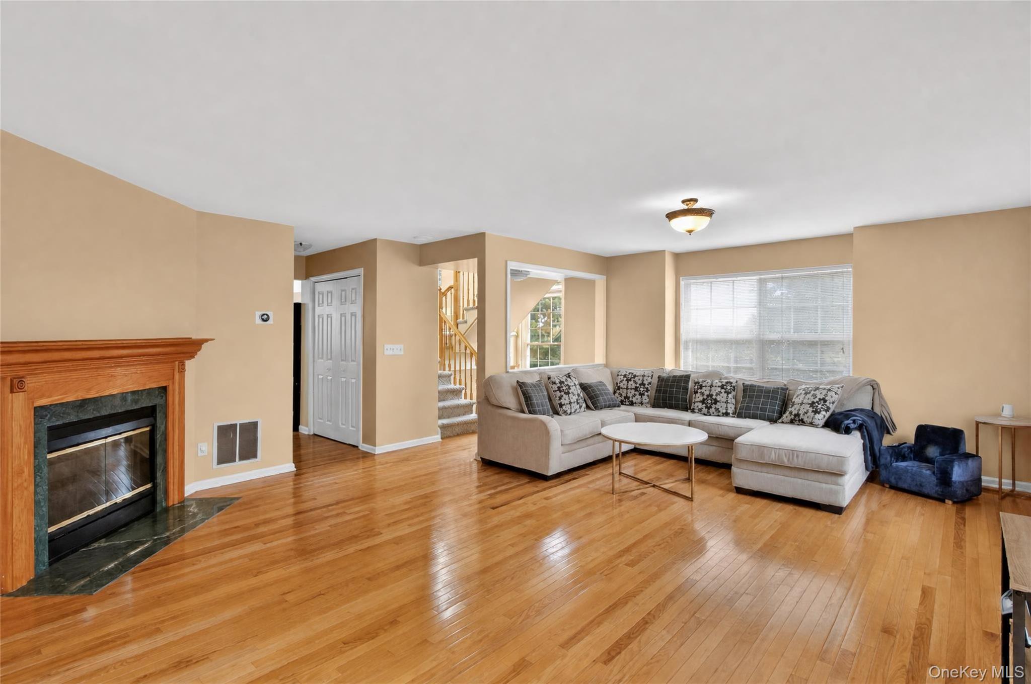 115 Delafield Lane Property Photo 6