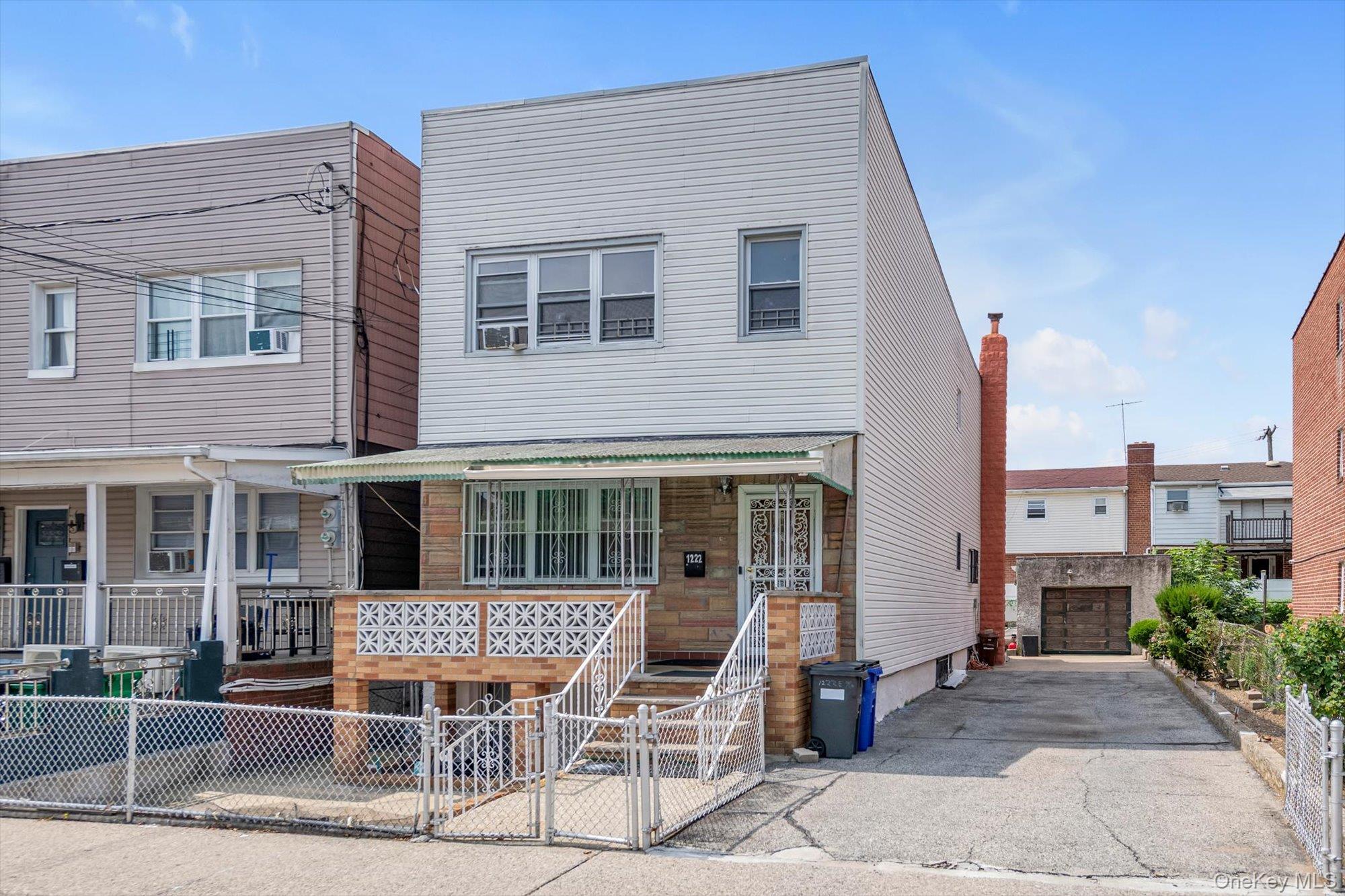 1222 E 92nd Street Property Photo 1