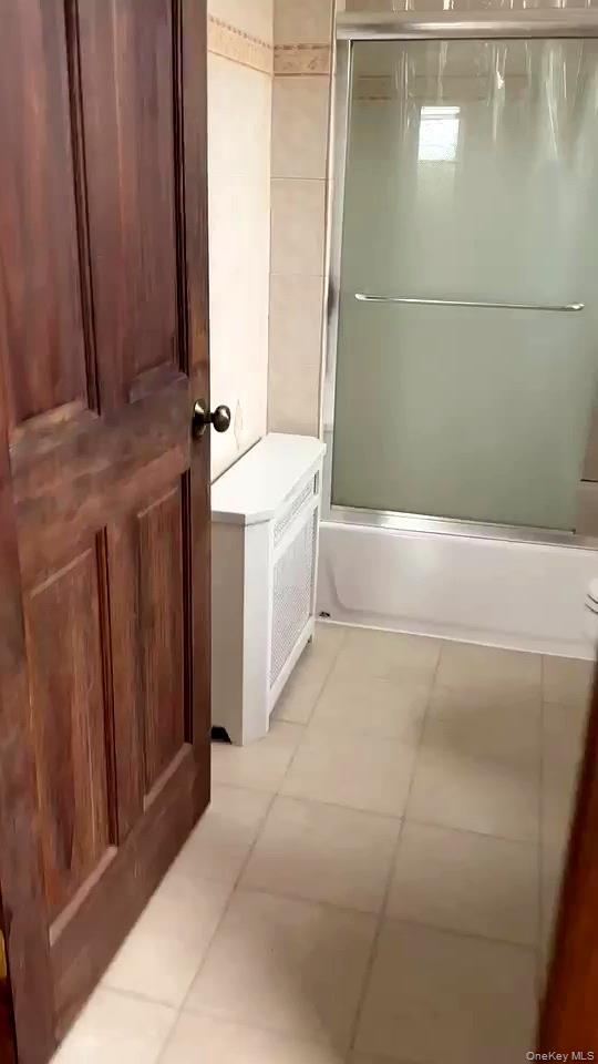 2719 Hering Avenue Property Photo 4