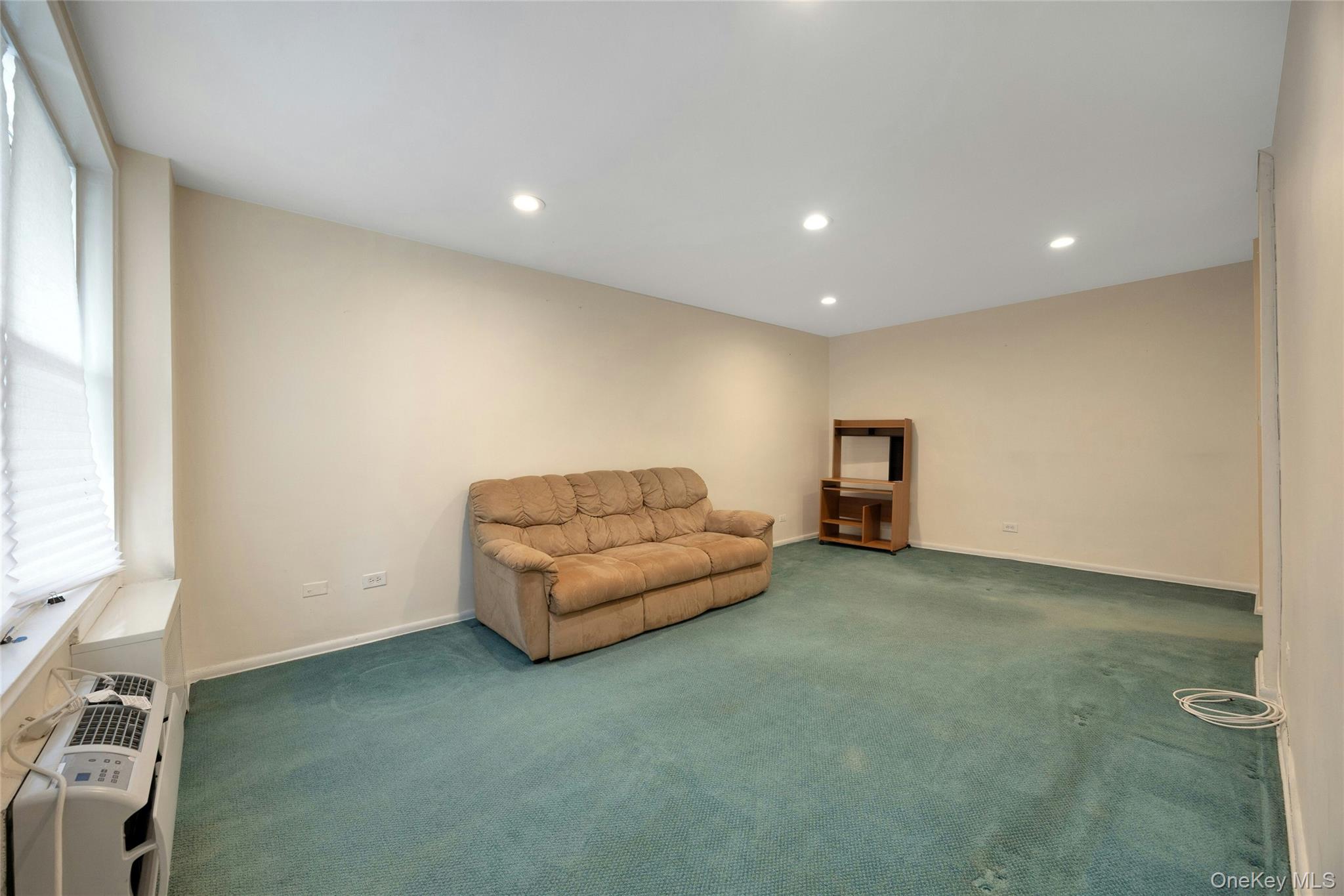 34-43 60th Street 2f Property Photo 5