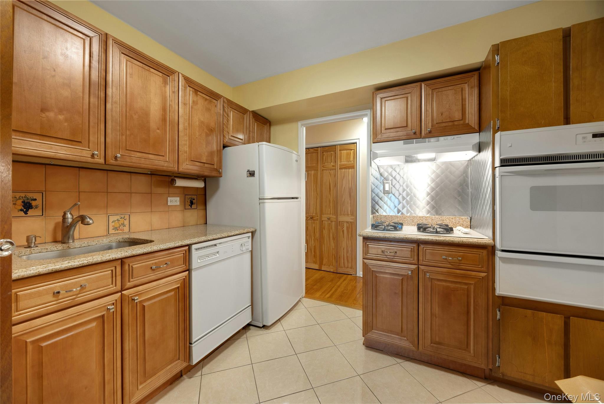 34-43 60th Street 2f Property Photo 11