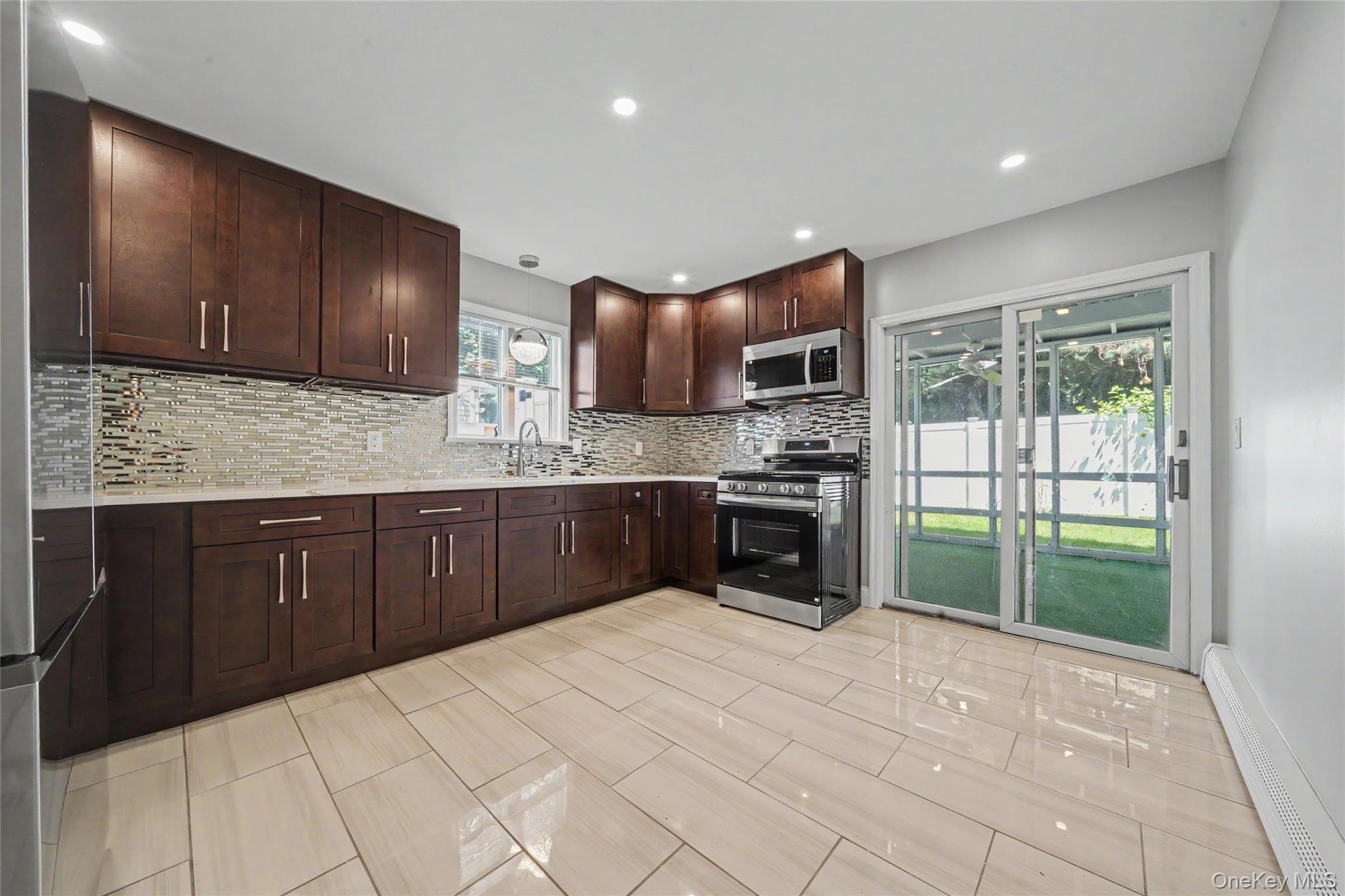 46 Homewood Avenue 1l Property Photo 4