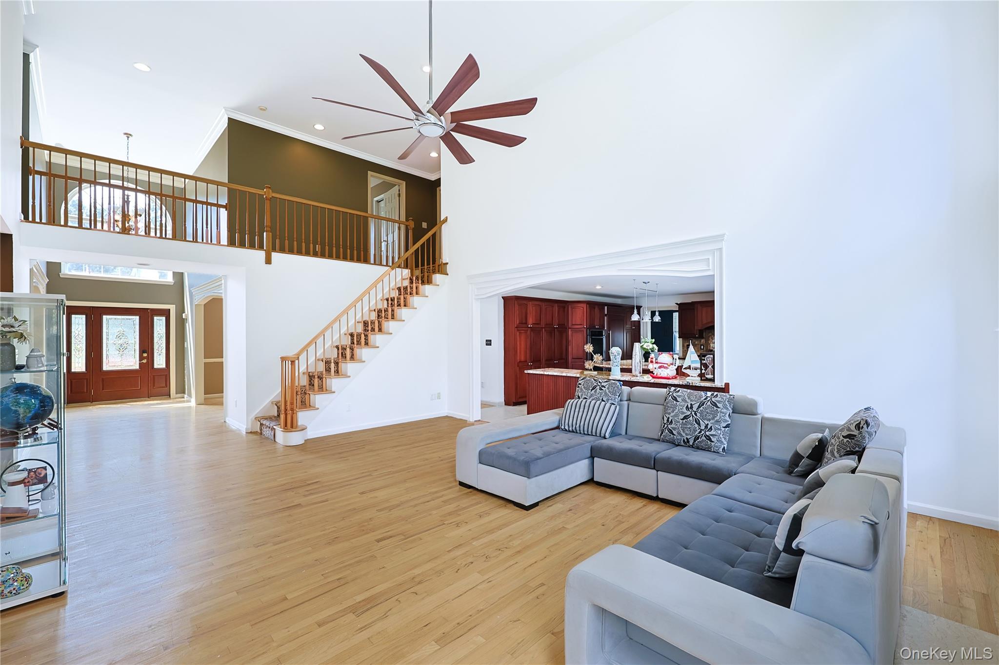 1010 Pine View Property Photo 4