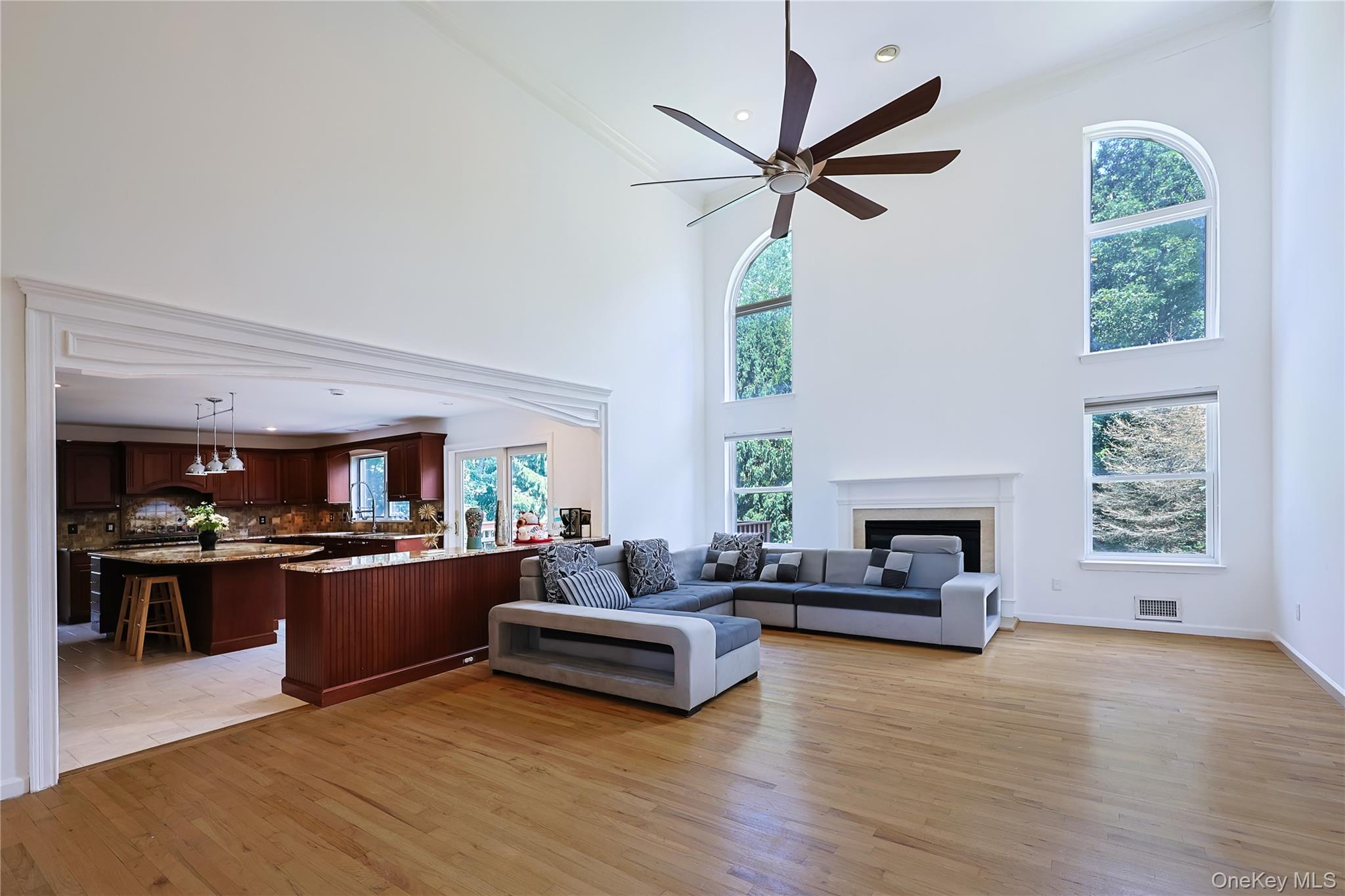 1010 Pine View Property Photo 5