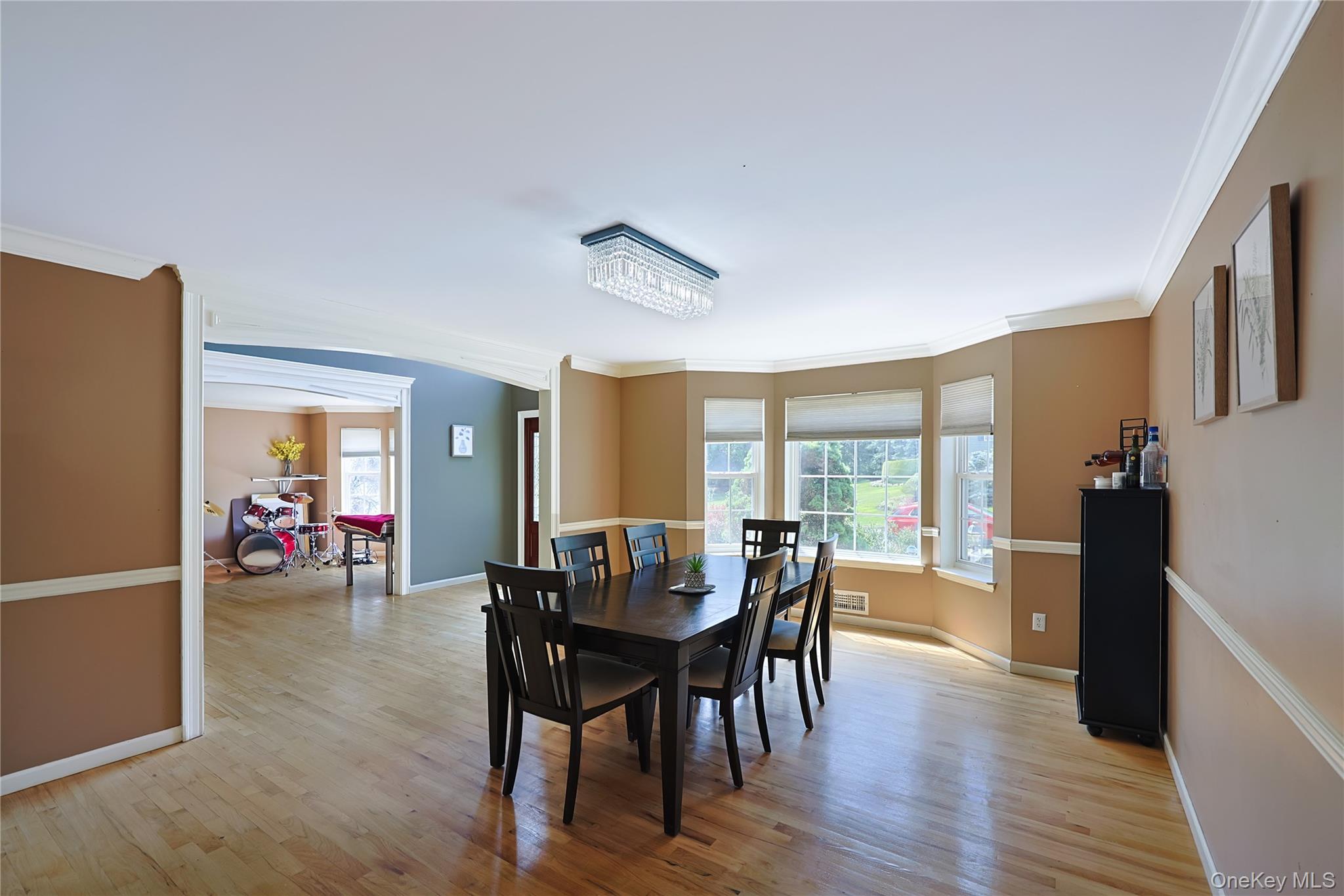 1010 Pine View Property Photo 9