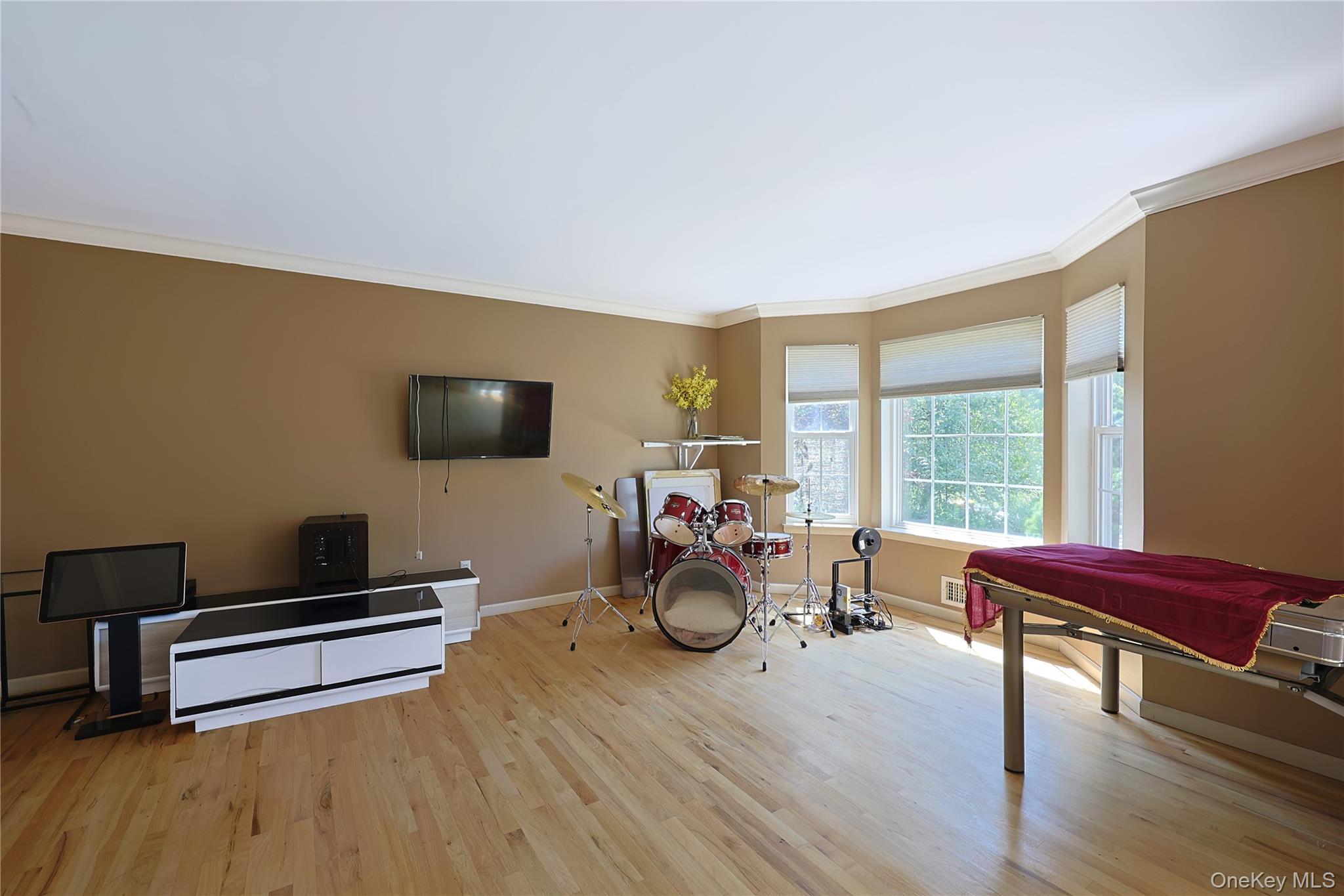 1010 Pine View Property Photo 11