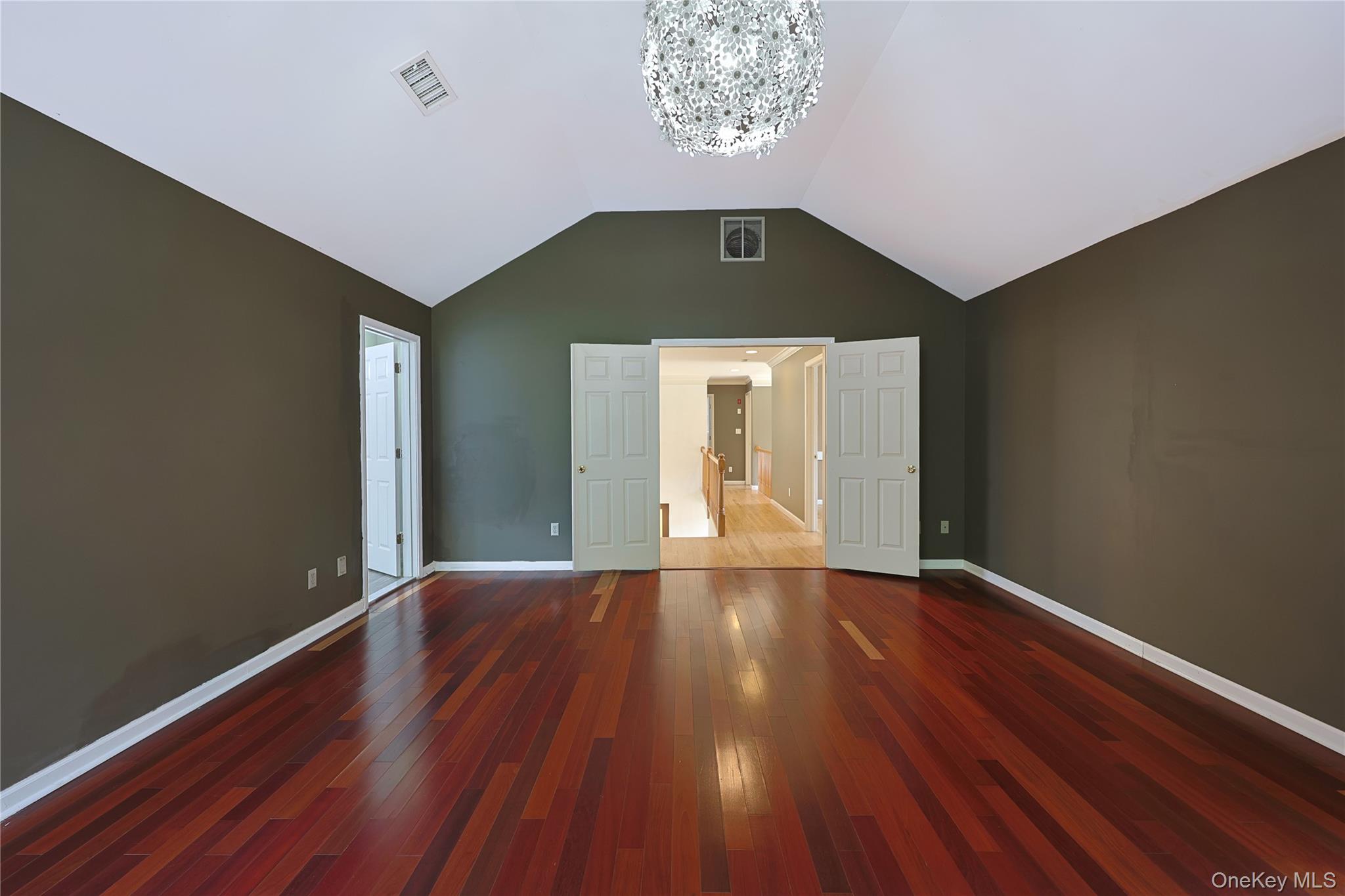 1010 Pine View Property Photo 19