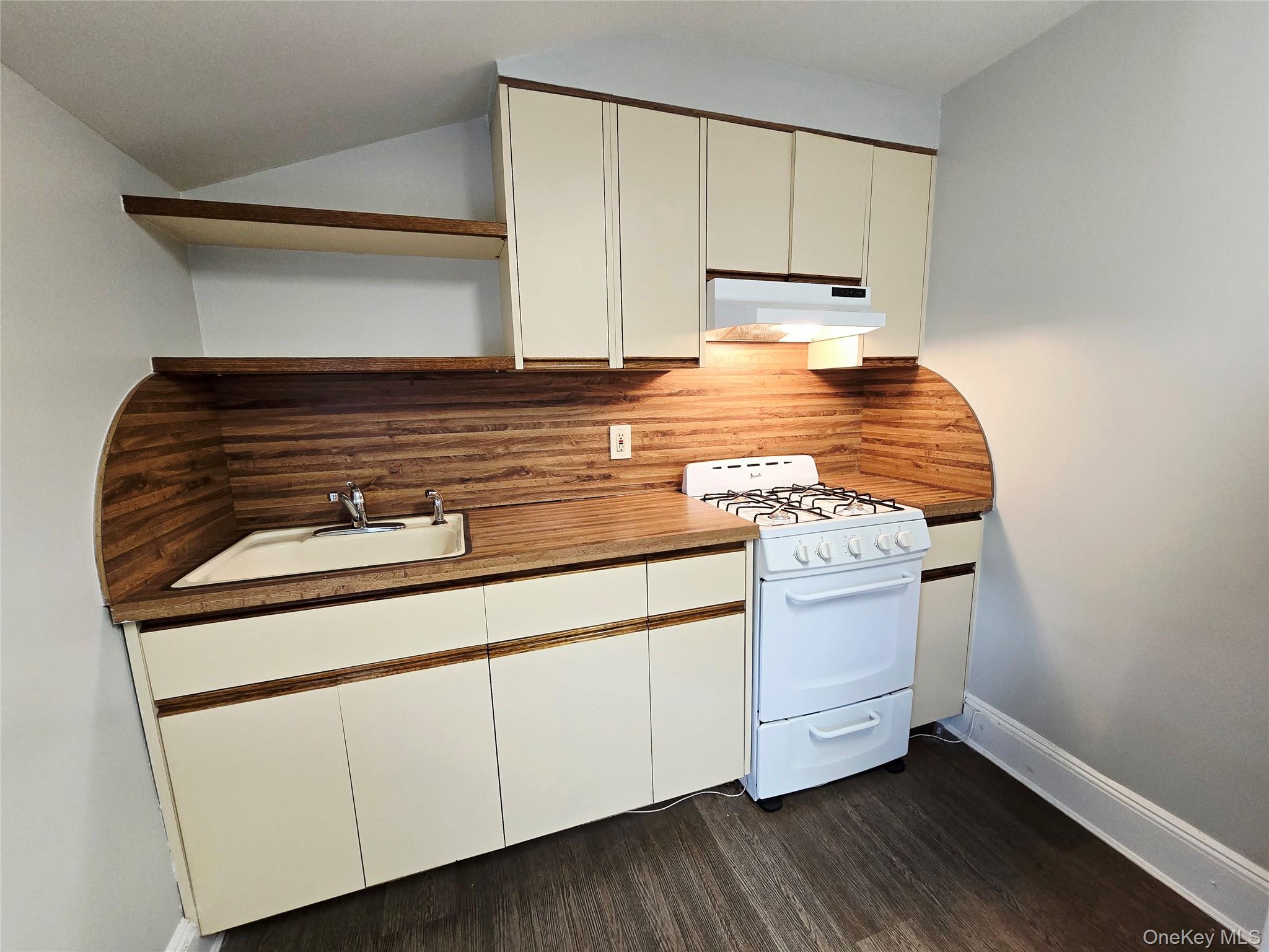 190 Bryant Avenue 2 Property Photo 3
