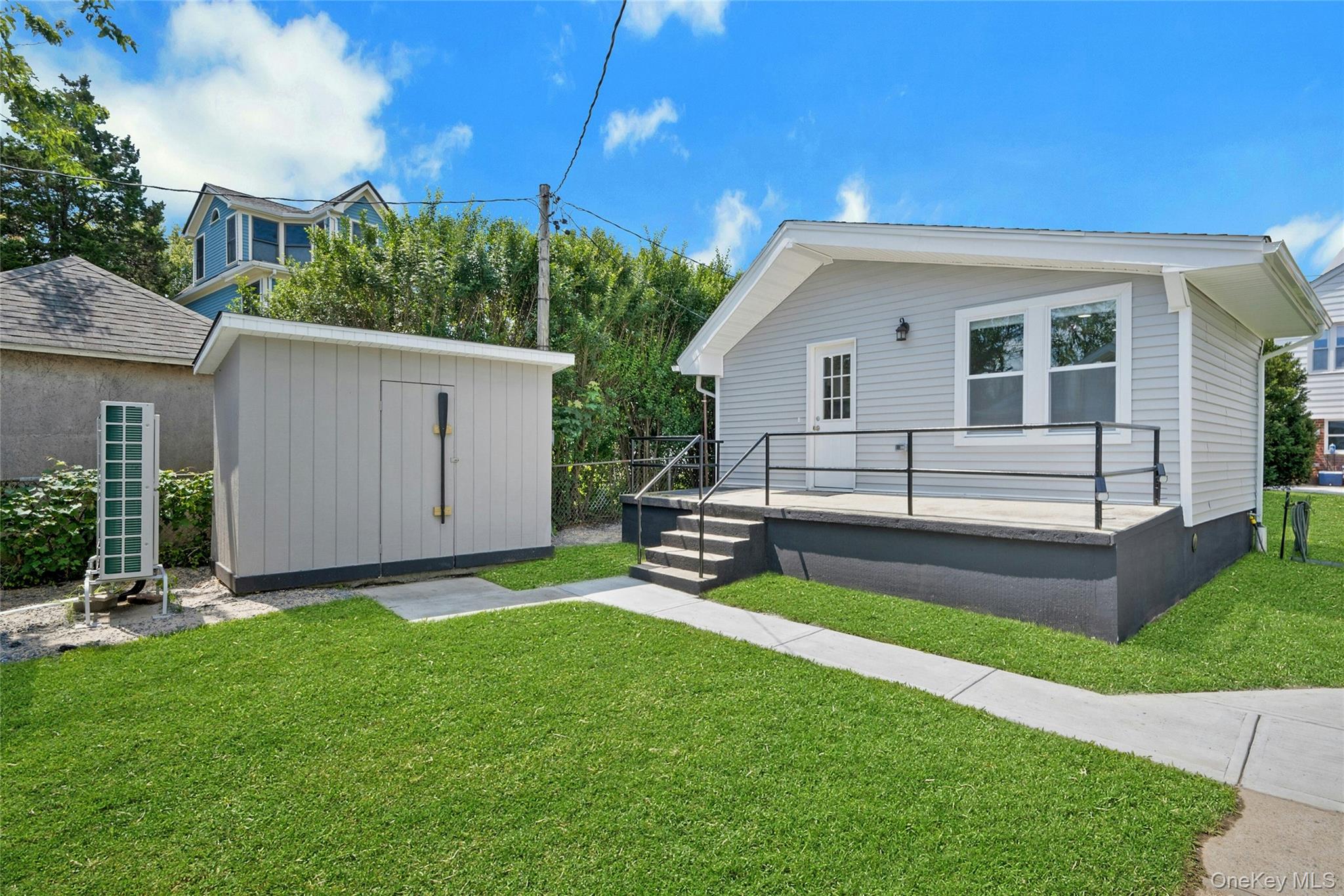 1040916 Property Photo 1