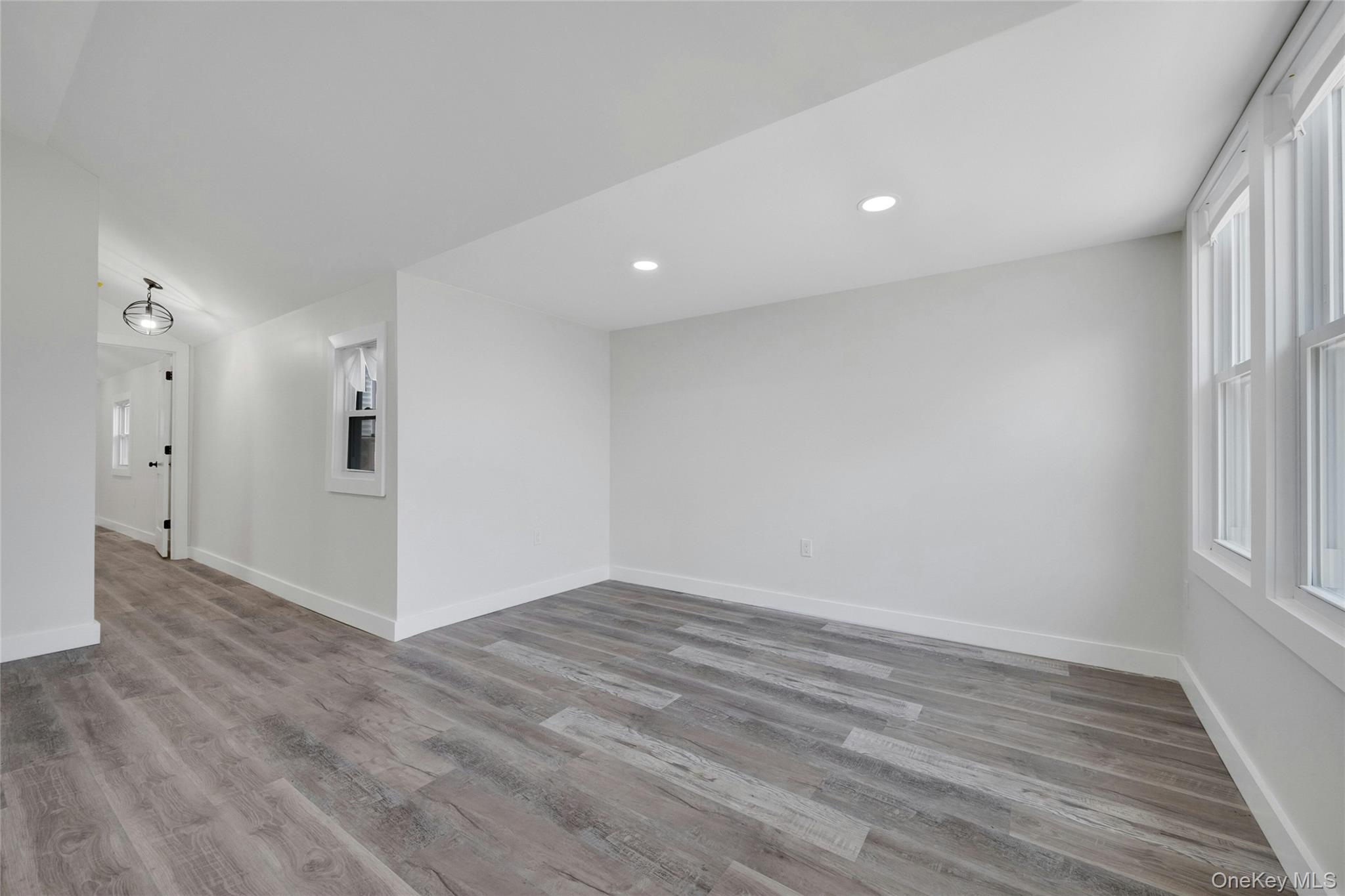 1040916 Property Photo 6