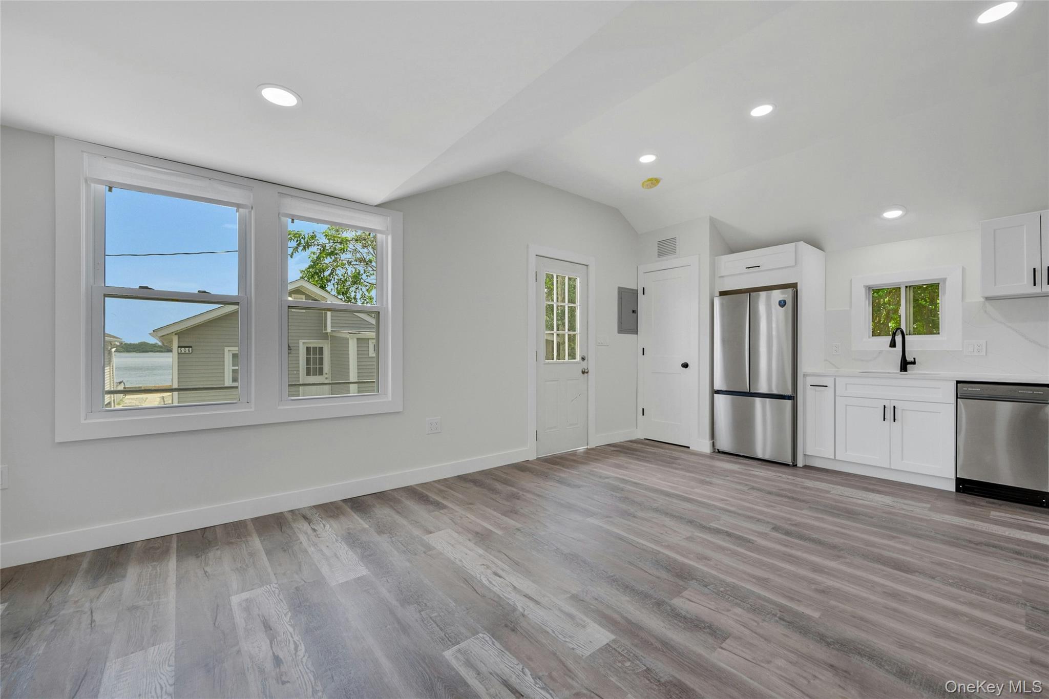 1040916 Property Photo 12