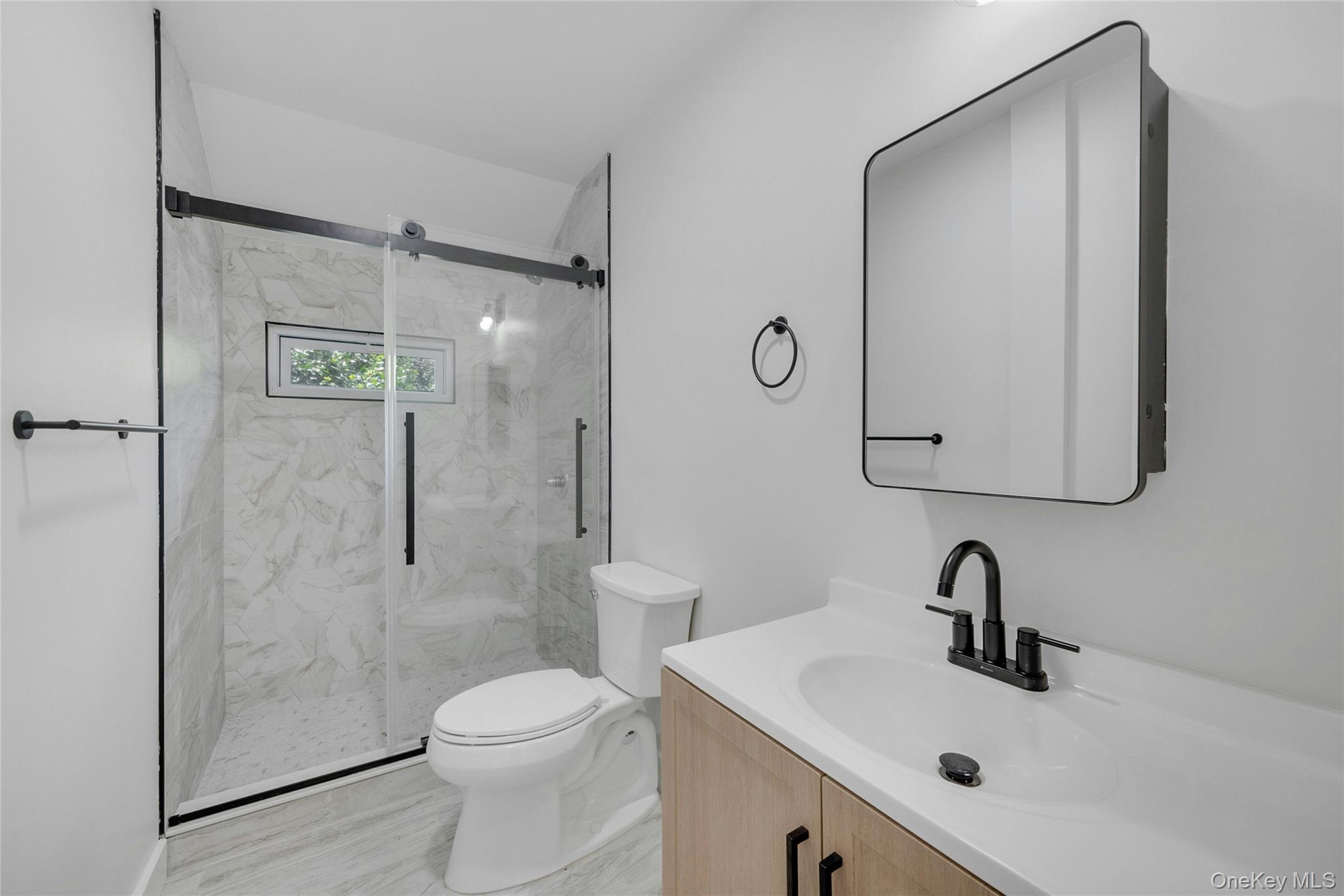 1040916 Property Photo 18