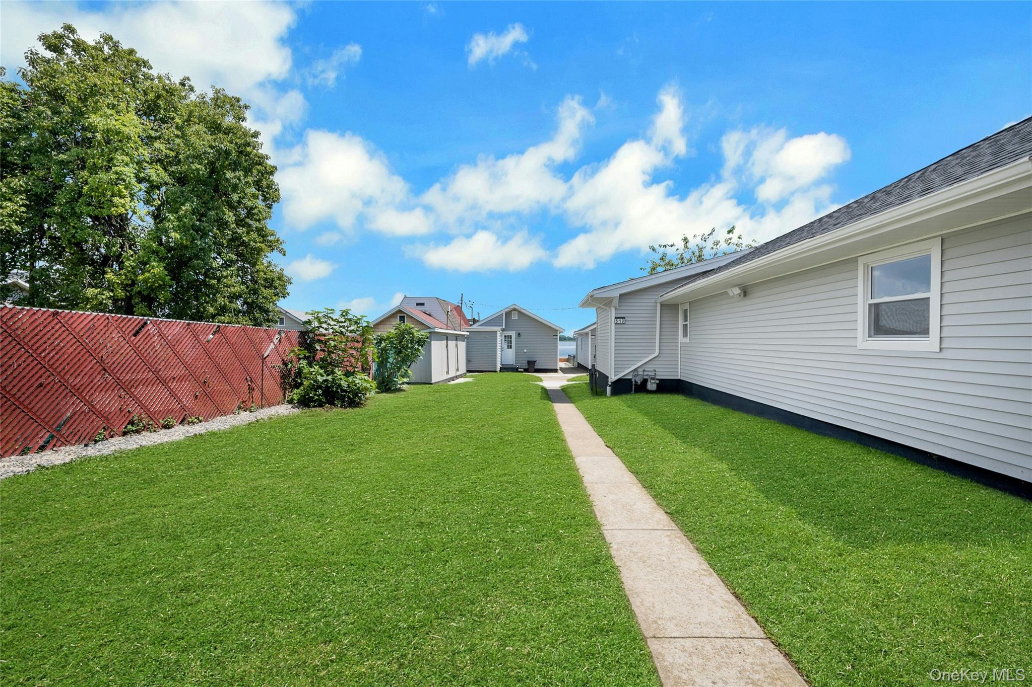1040916 Property Photo 19
