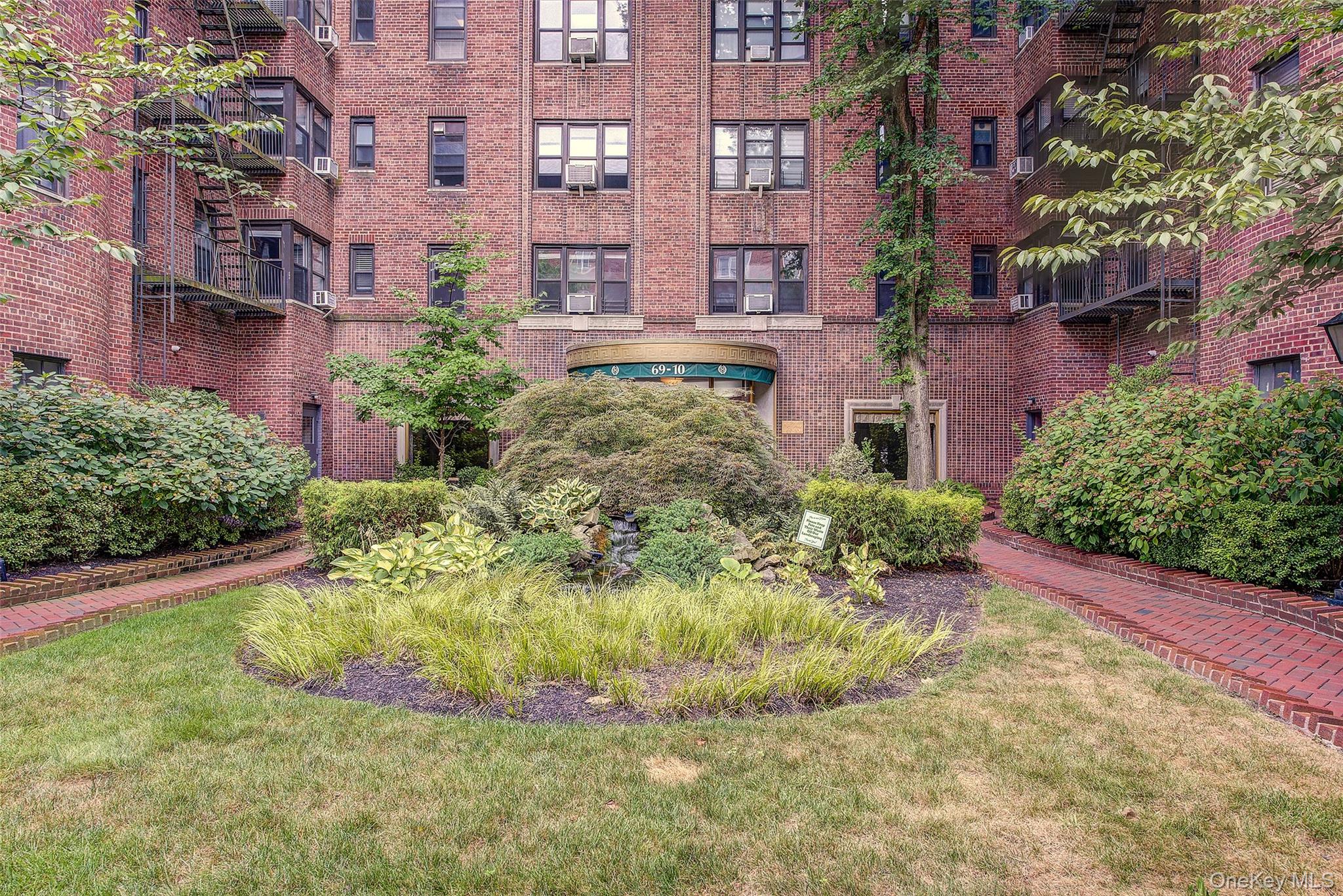69-10 Yellowstone Boulevard 207 Property Photo 3