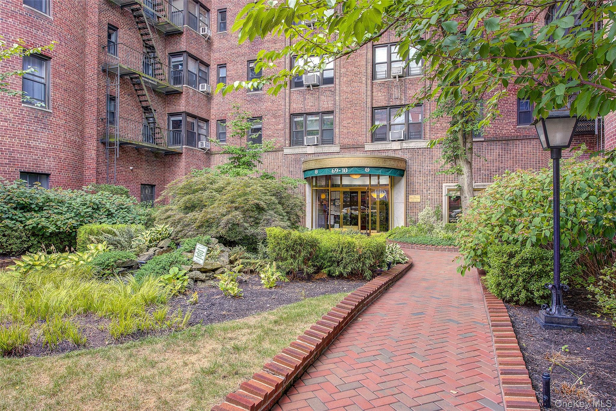 69-10 Yellowstone Boulevard 207 Property Photo 4