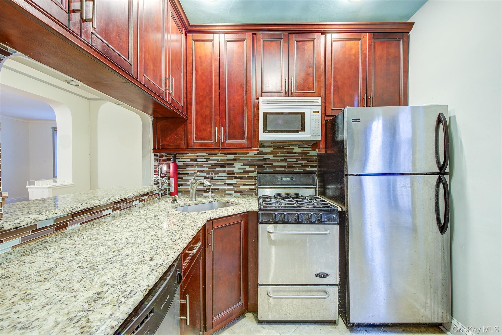 69-10 Yellowstone Boulevard 207 Property Photo 23