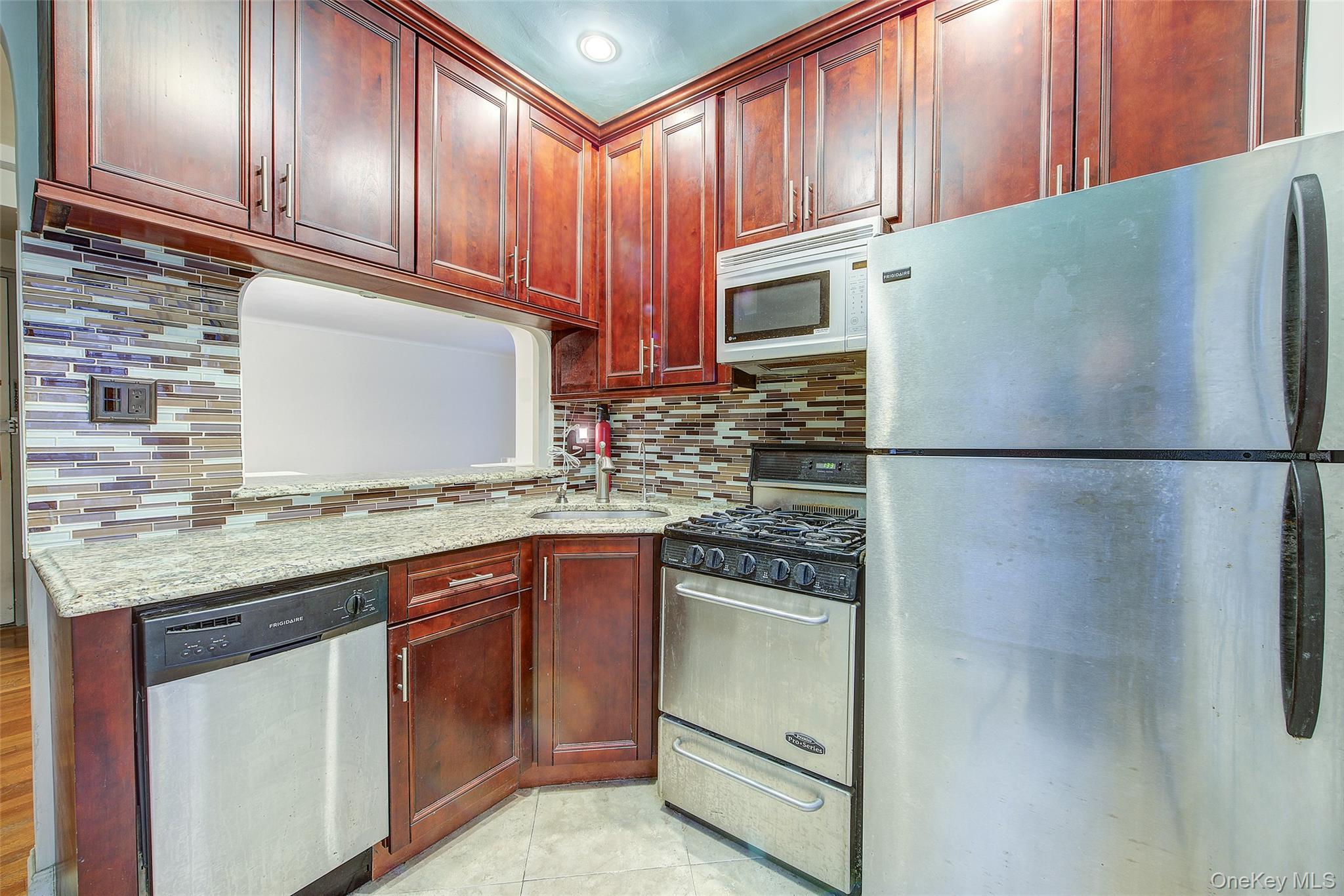 69-10 Yellowstone Boulevard 207 Property Photo 24
