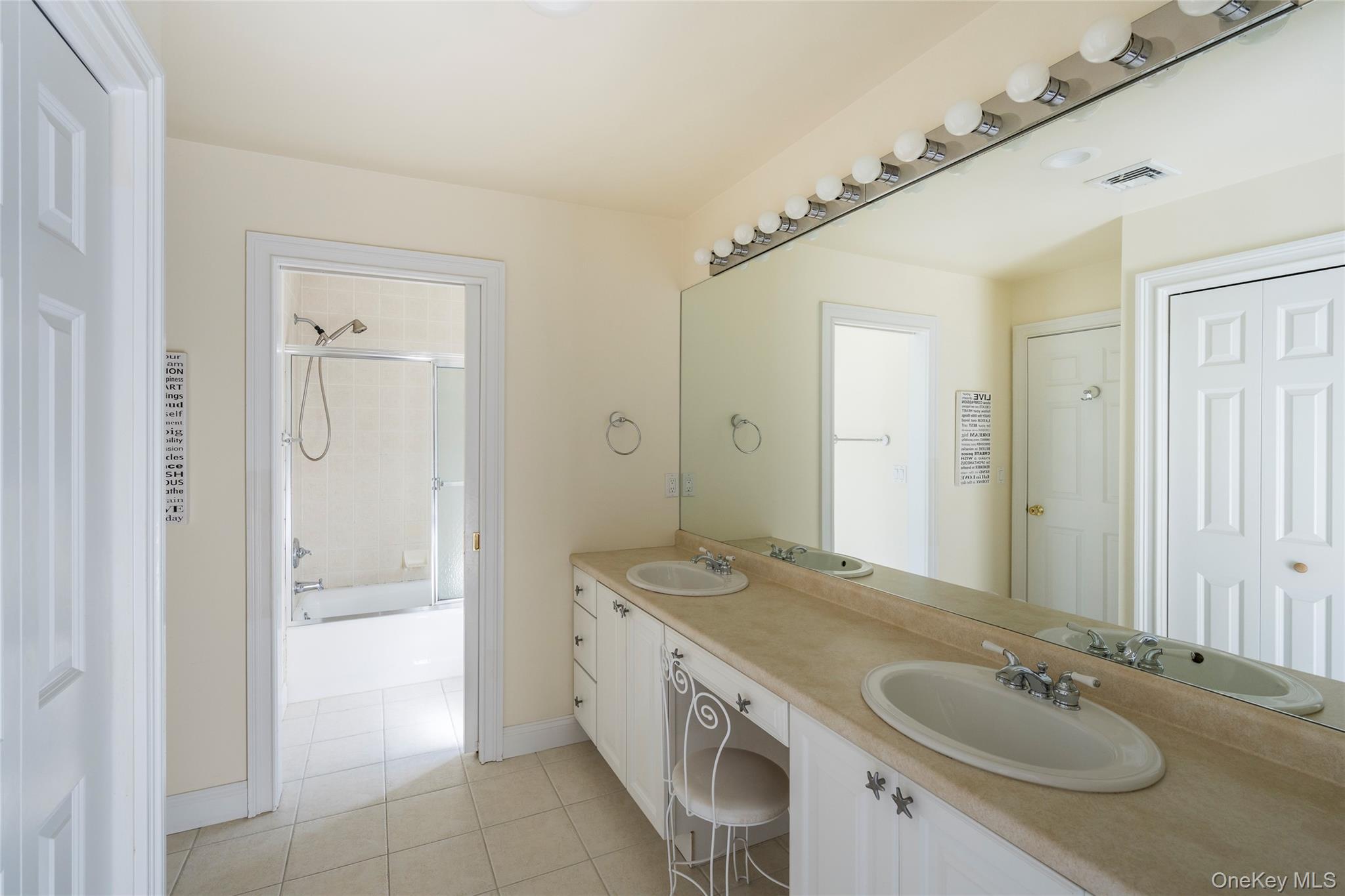 78 Channing Cross Property Photo 16