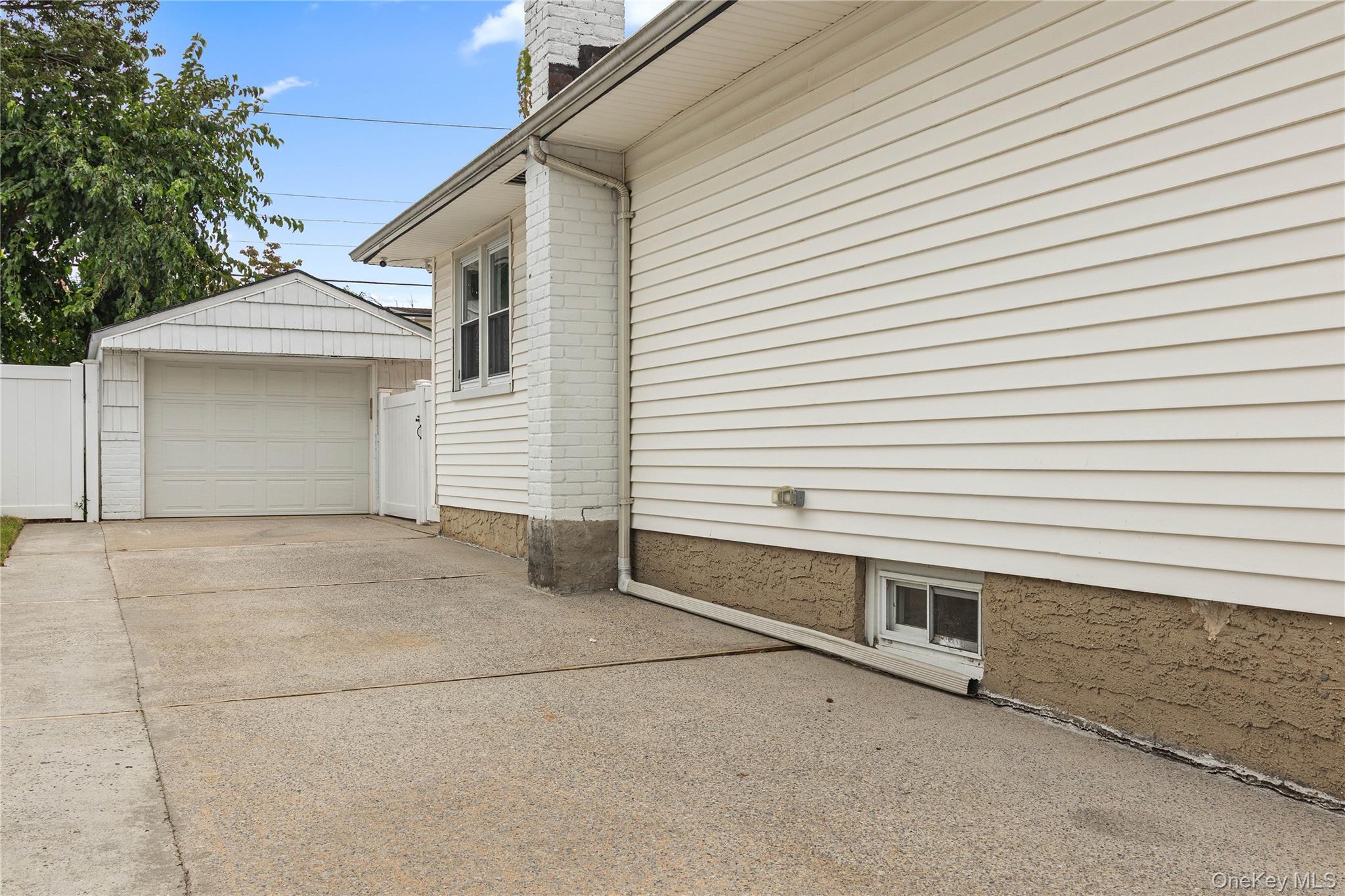 75 Linden Boulevard Property Photo 32