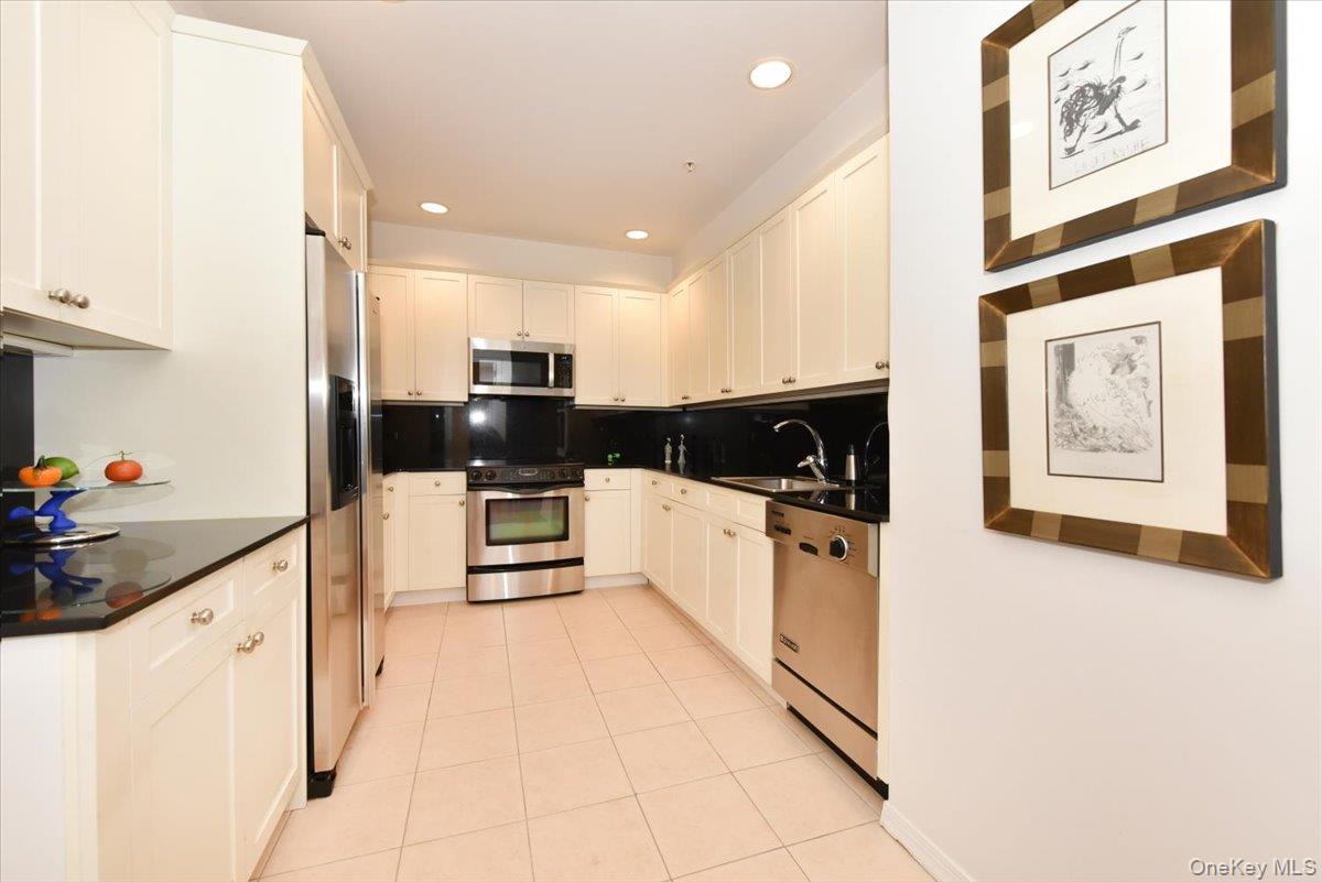 100 Harbor View Drive 117 Property Photo 6
