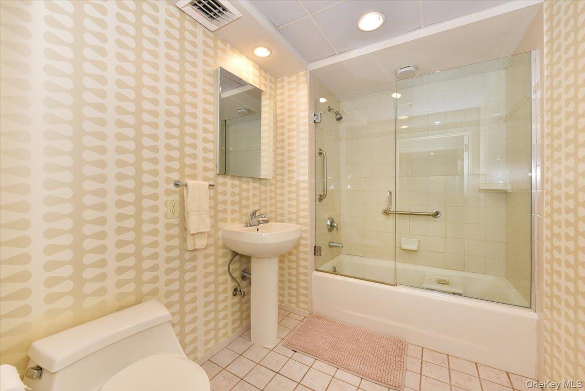 100 Harbor View Drive 117 Property Photo 15