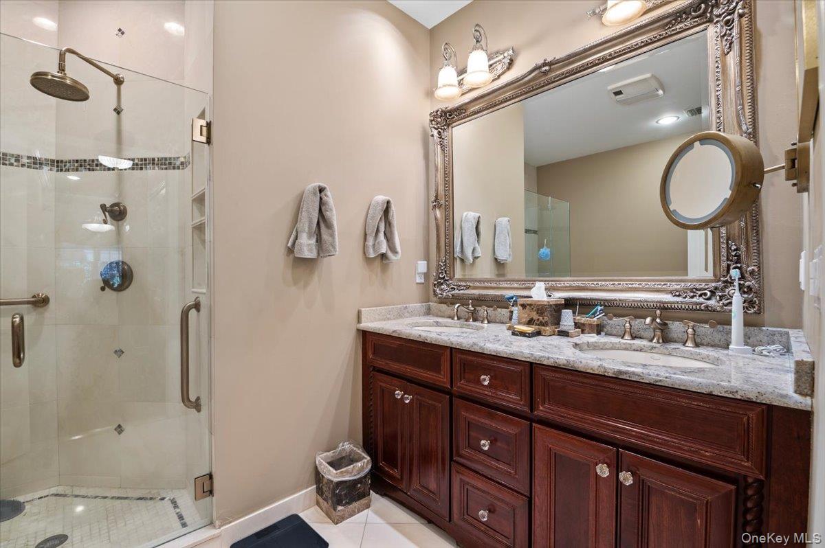 559 Bardini Drive Property Photo 13
