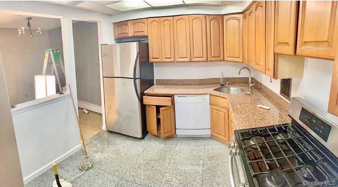 41-22 40th Street 3fl Property Photo 8