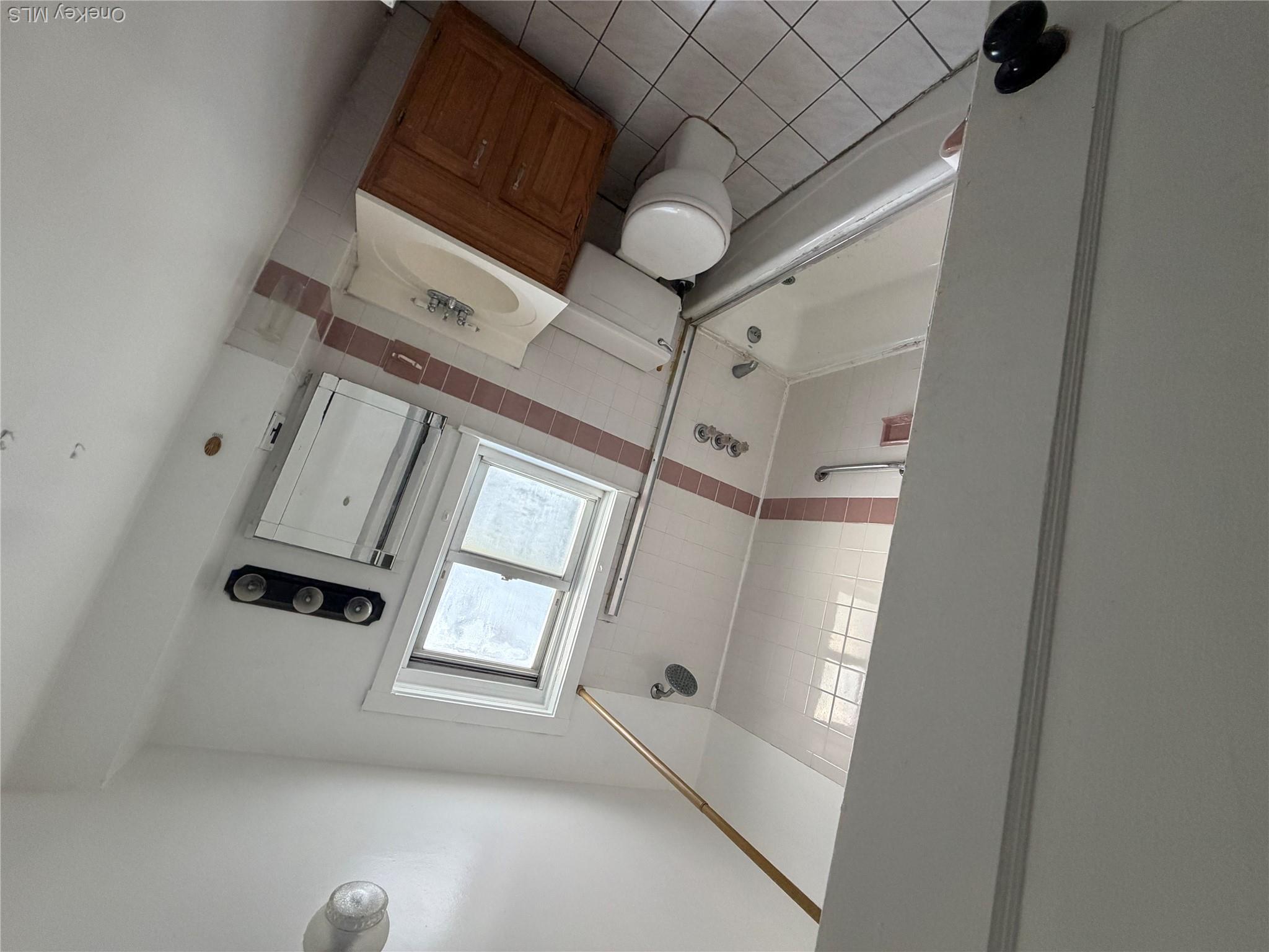 228 Roberts Avenue Property Photo 9