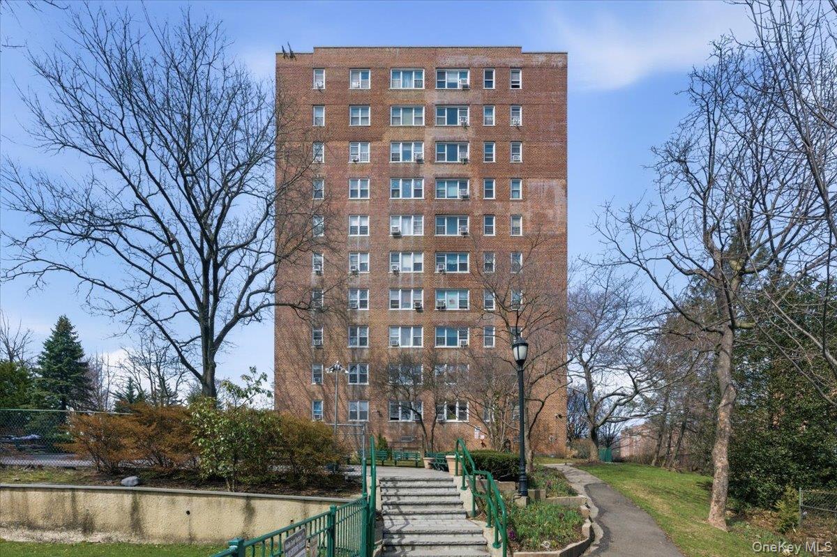 80 Knolls Crescent 6B Property Photo 1