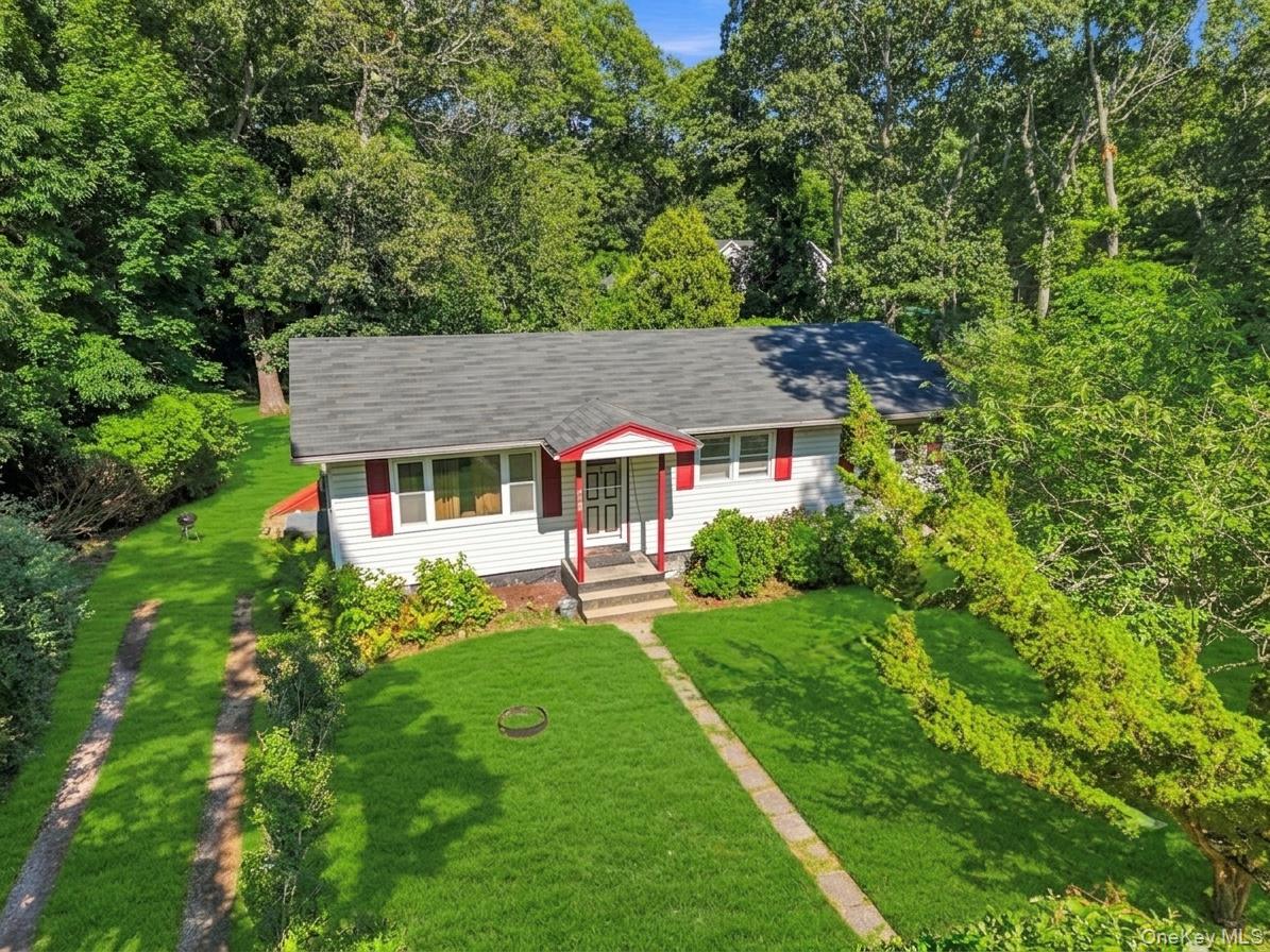 153 Huntington Crossway Property Photo 5