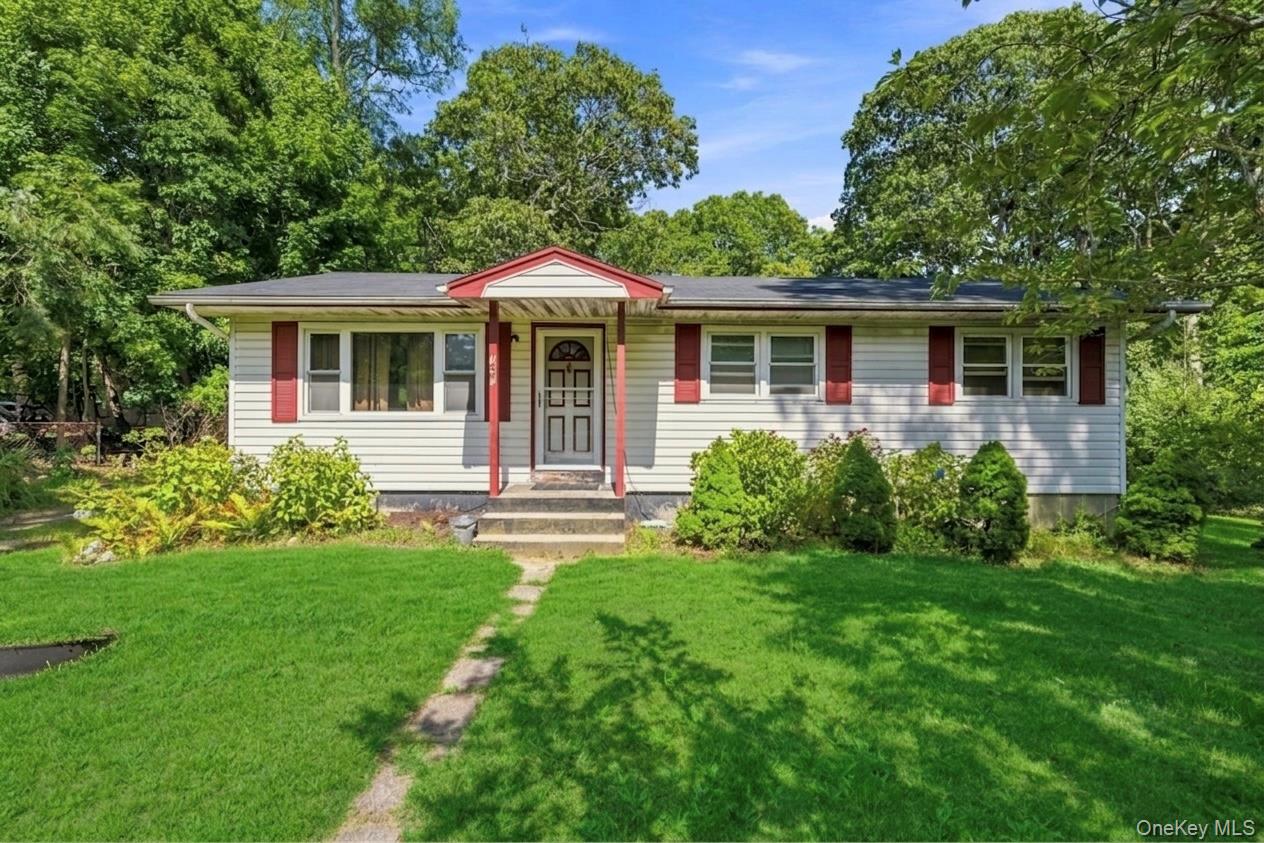 153 Huntington Crossway Property Photo 6