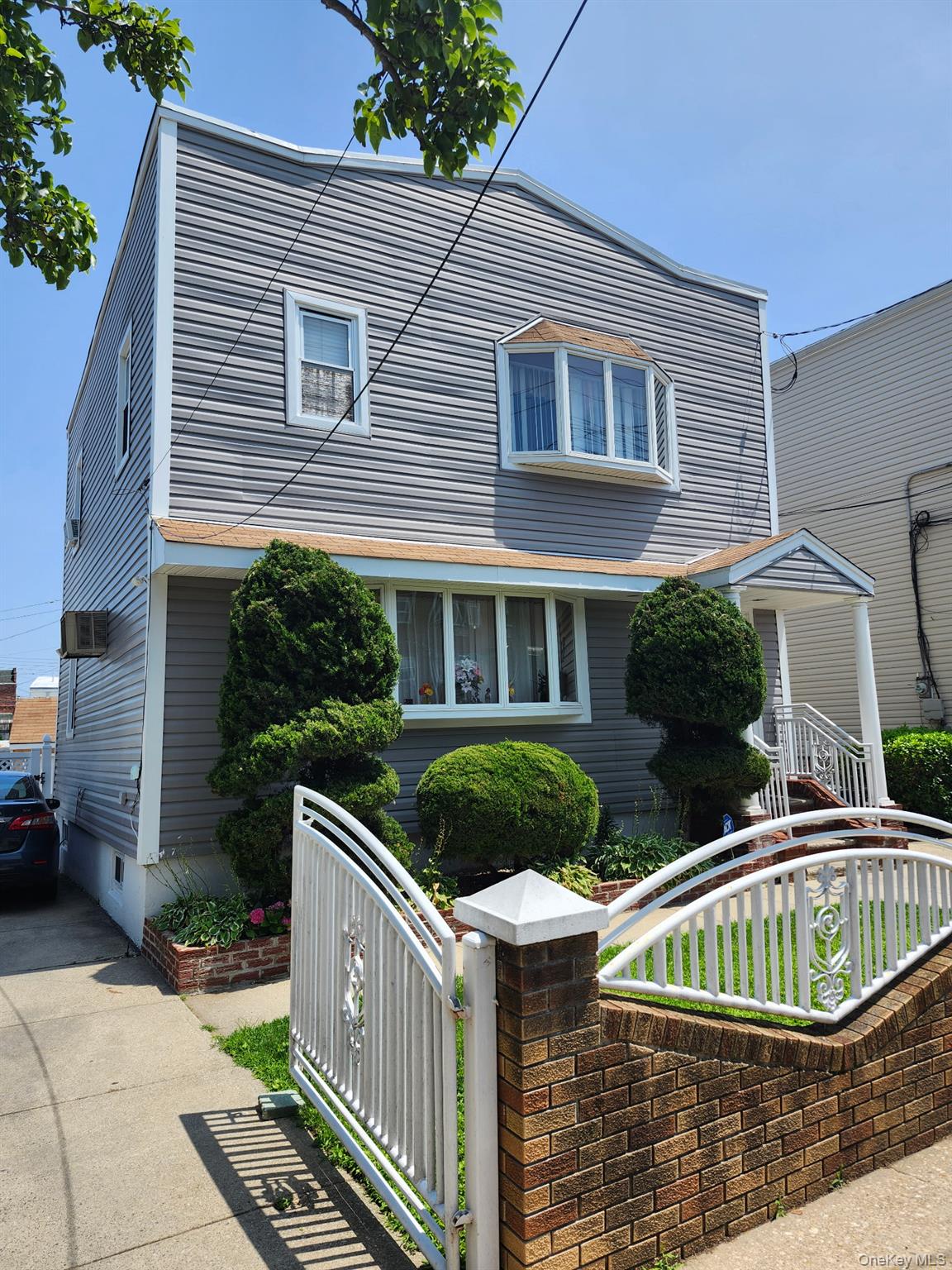 649 E 86th Street Property Photo 2