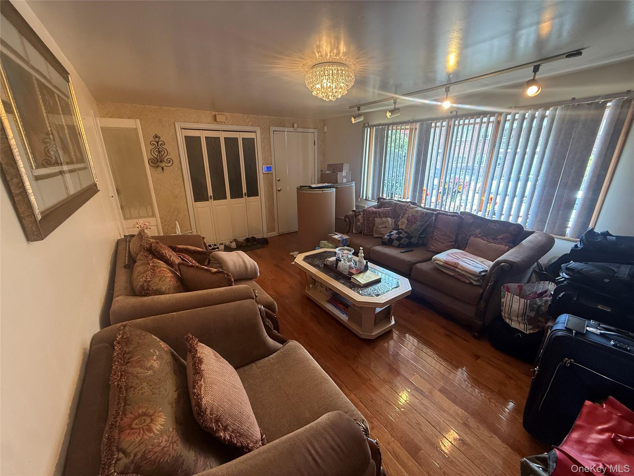 649 E 86th Street Property Photo 11