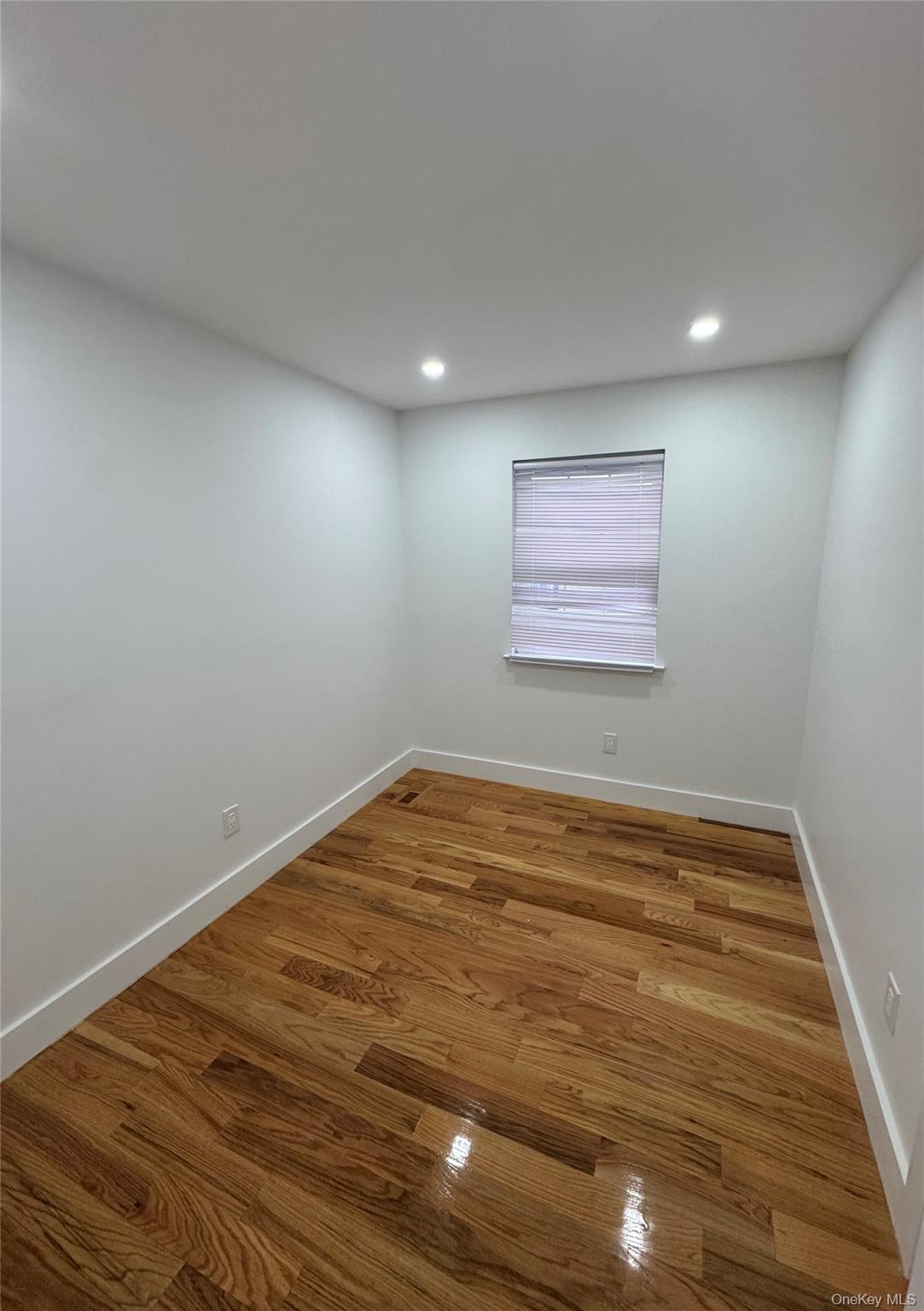 1040962 Property Photo 8