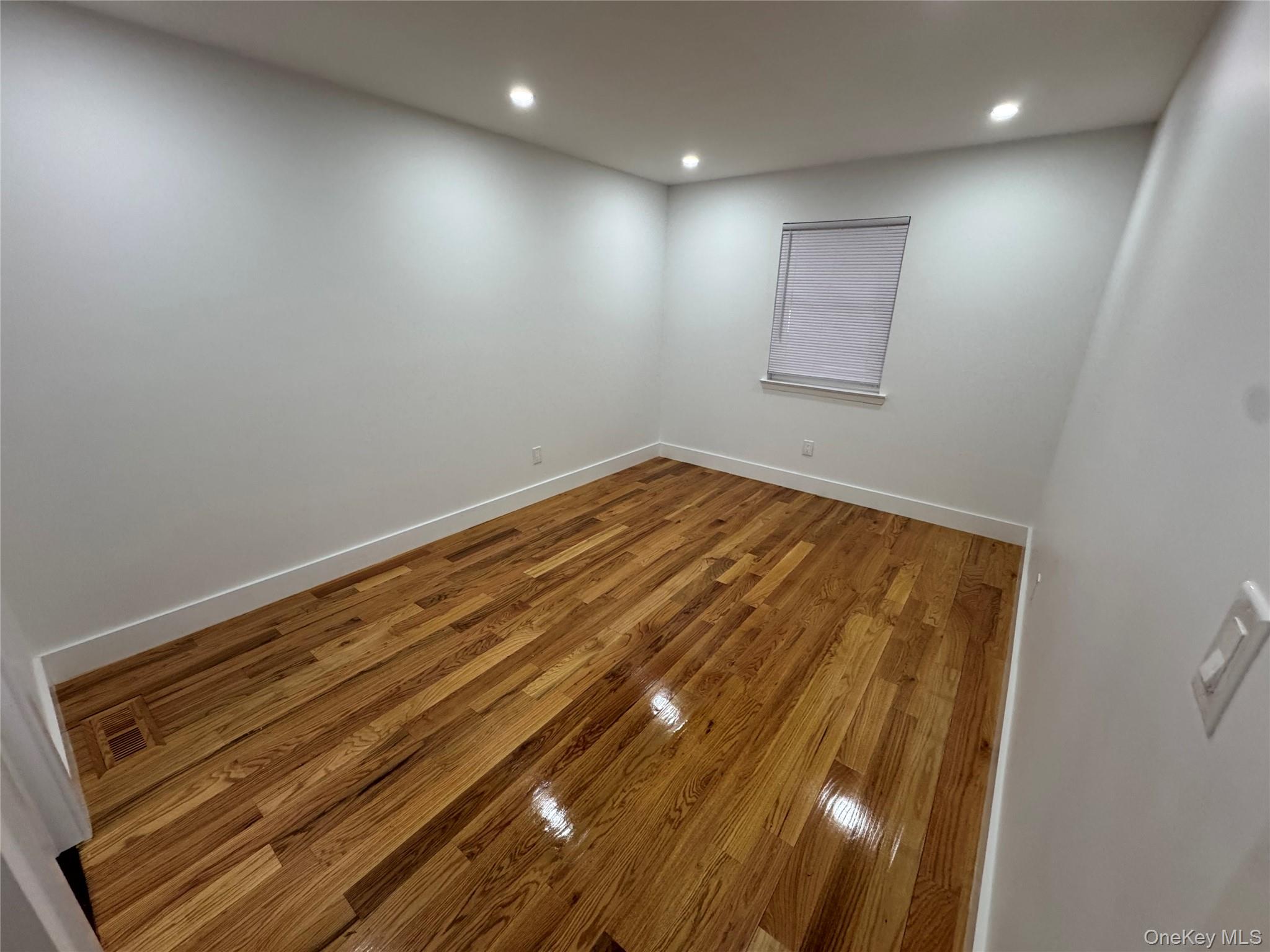 1040962 Property Photo 12
