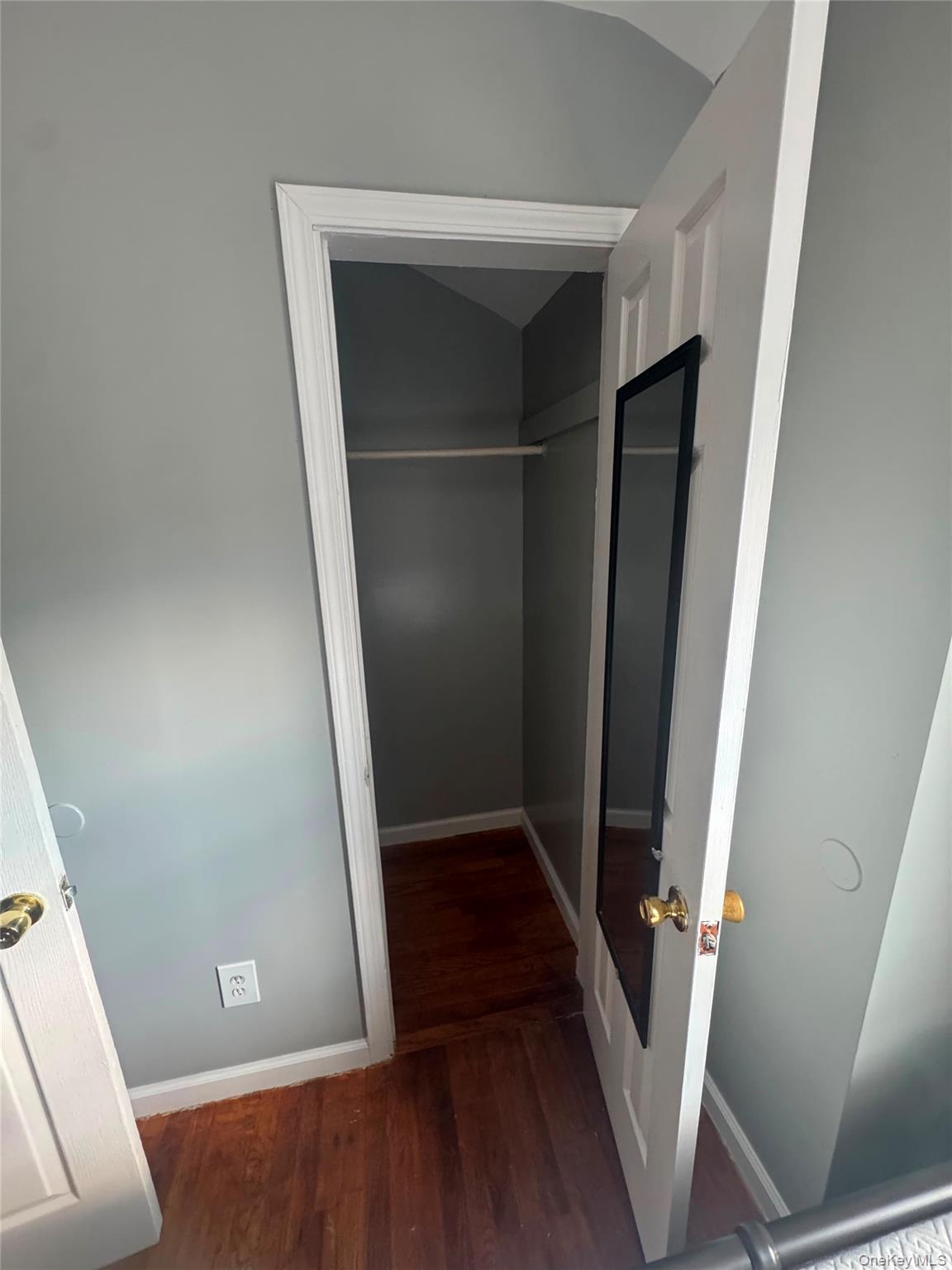 1040967 Property Photo 2