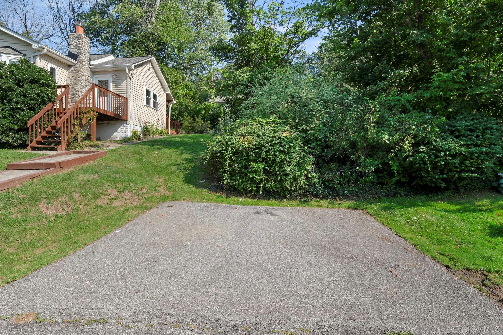15 Crestwood Trail Property Photo 33