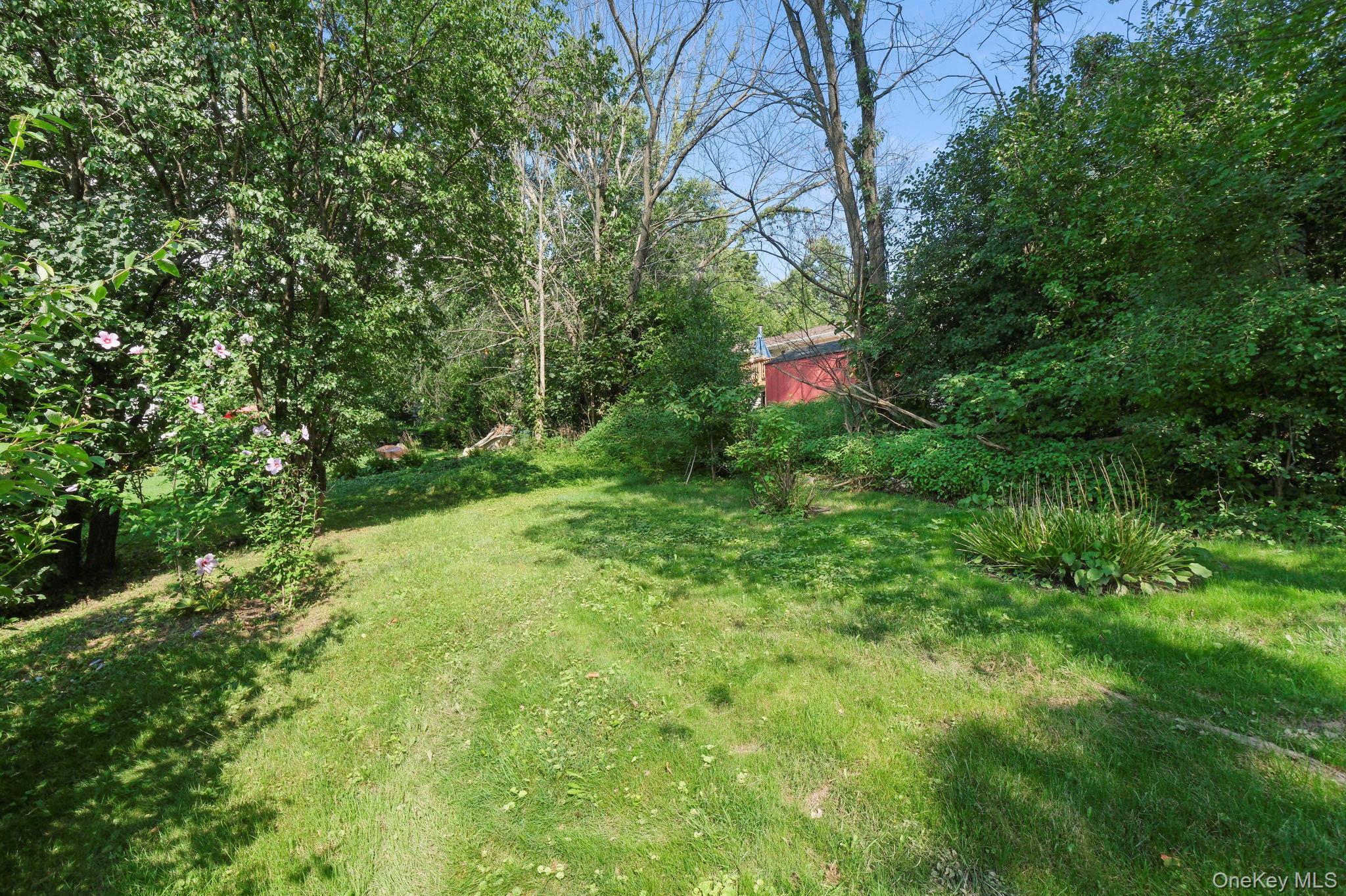 15 Crestwood Trail Property Photo 35