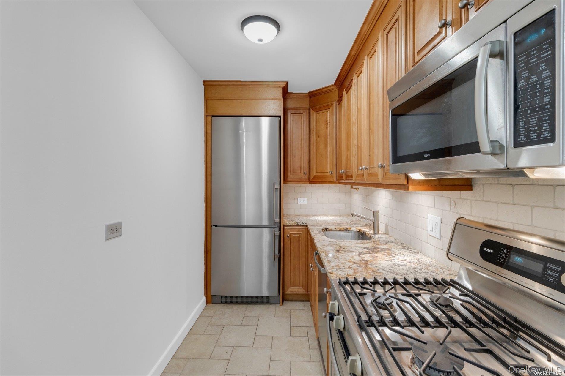 345 E 93rd Street 4k Property Photo 3