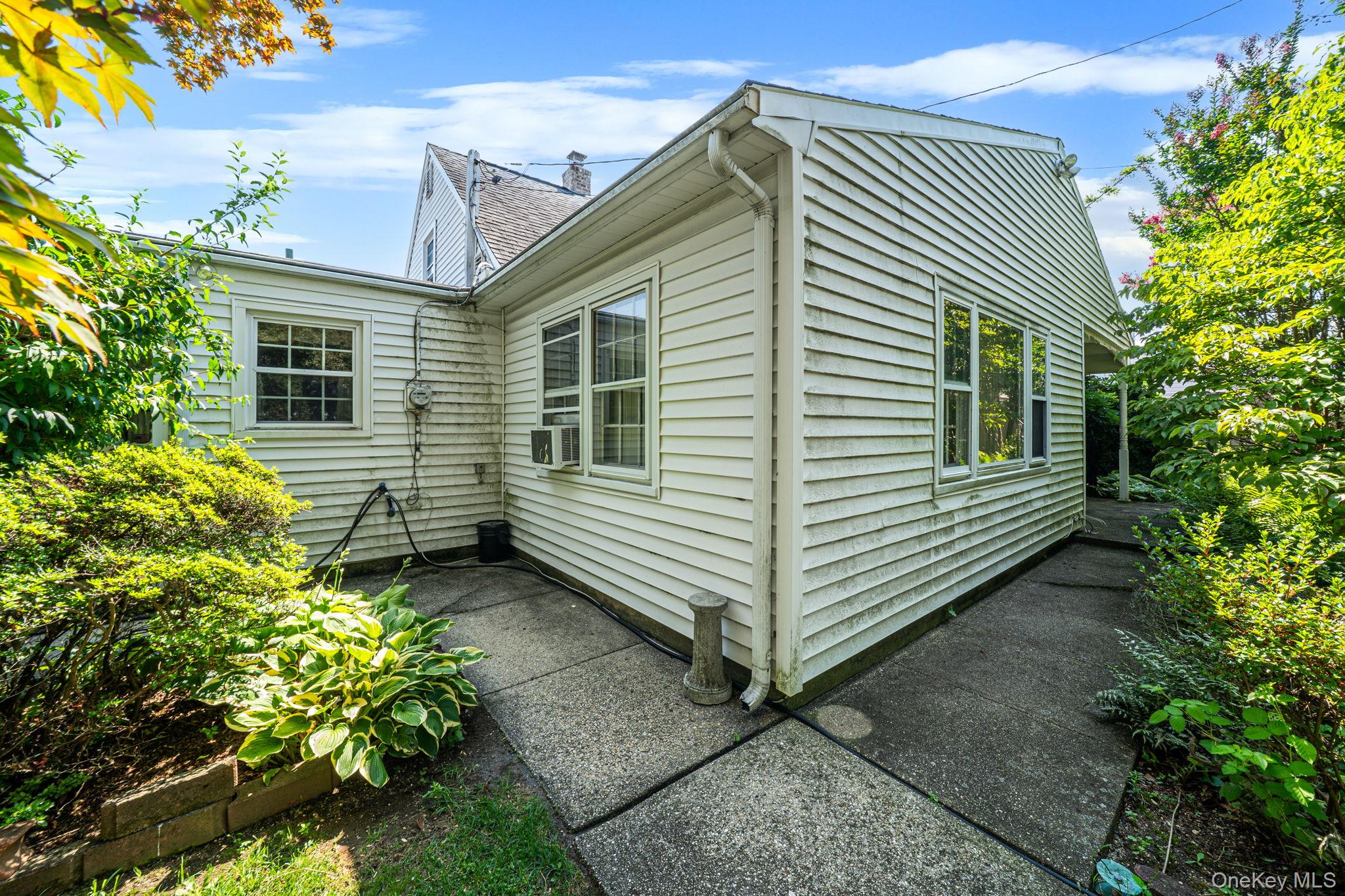 27 Old Farm Road Property Photo 4