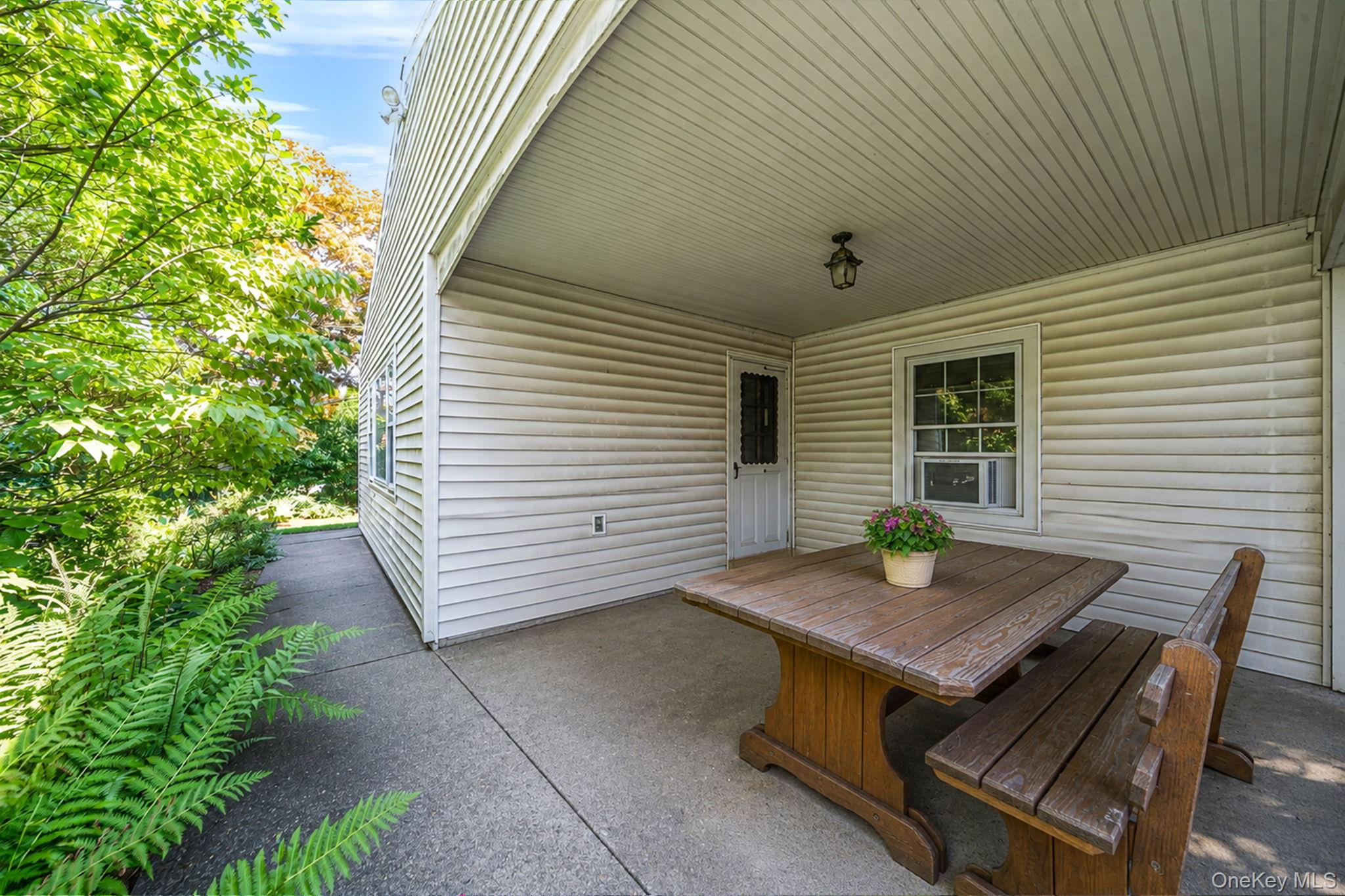 27 Old Farm Road Property Photo 5