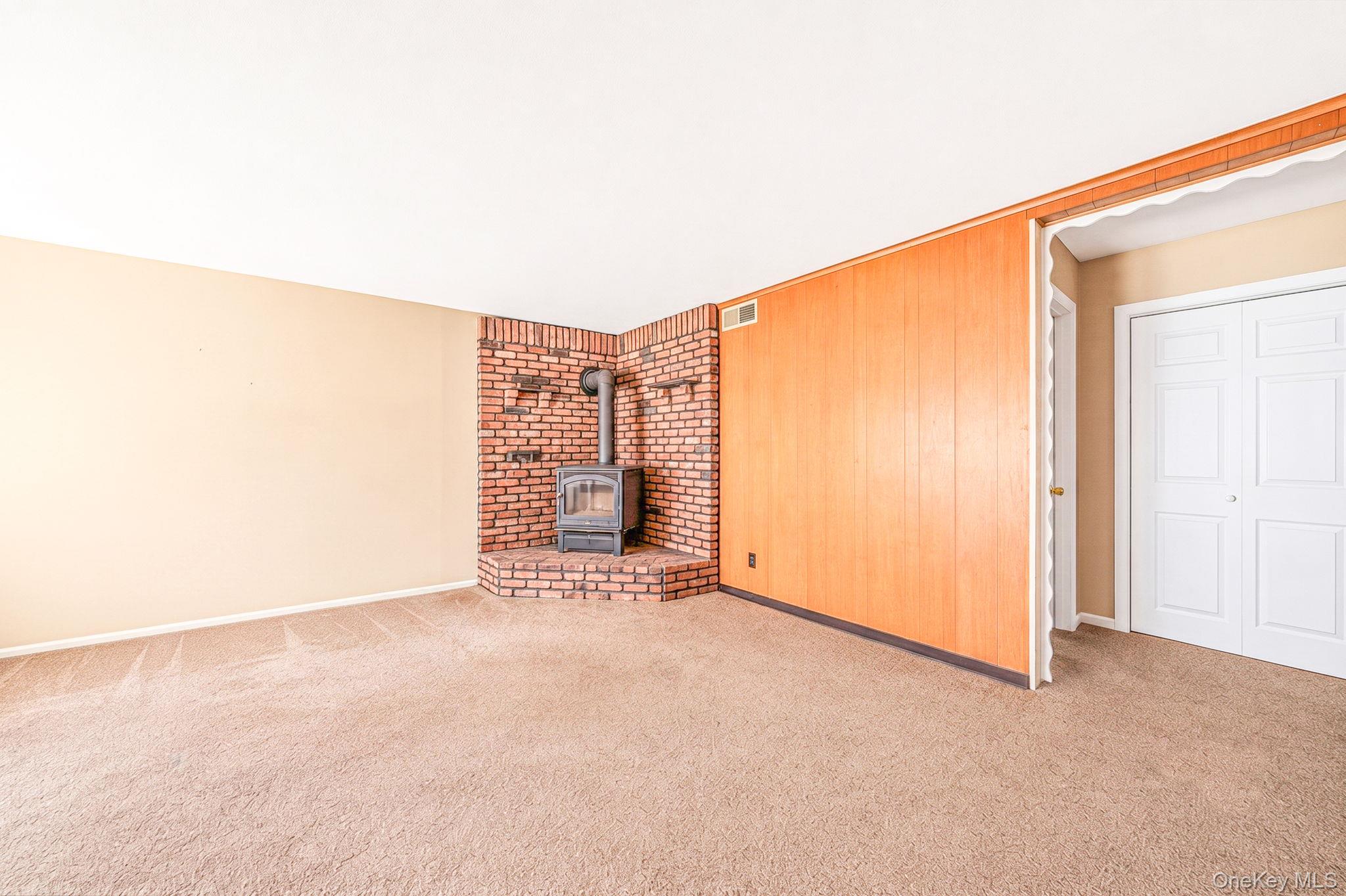 27 Old Farm Road Property Photo 7