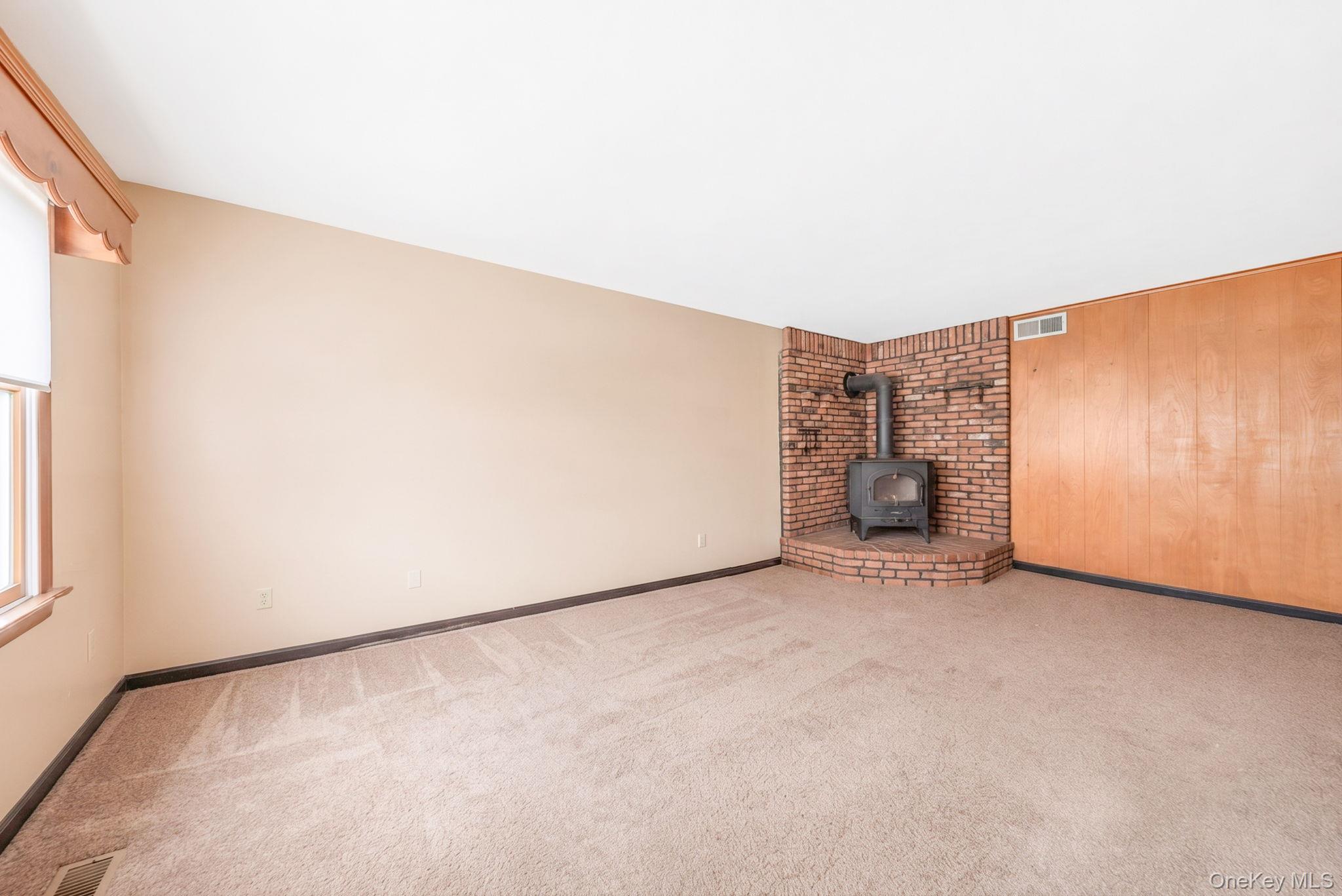 27 Old Farm Road Property Photo 9