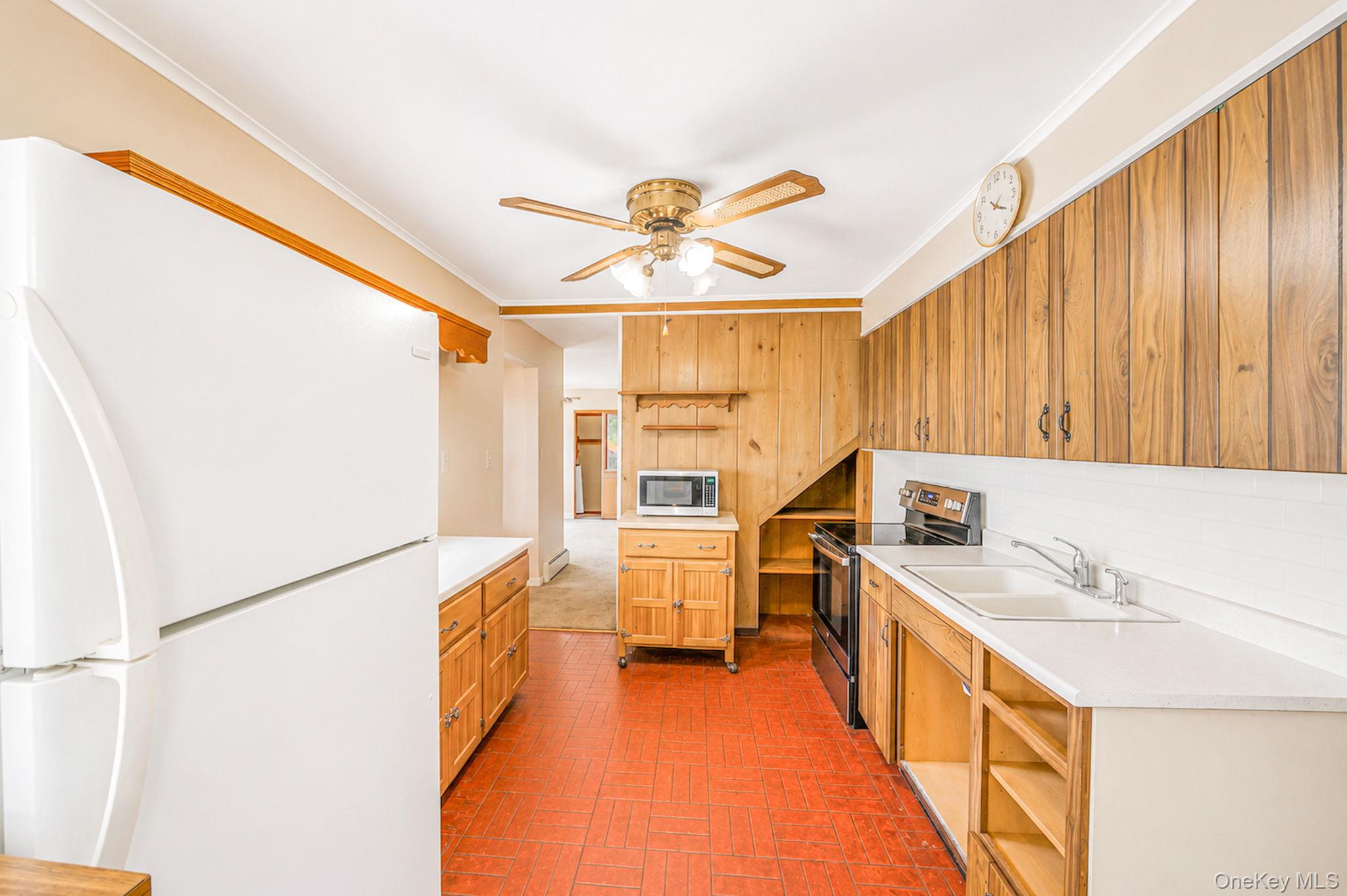 27 Old Farm Road Property Photo 10